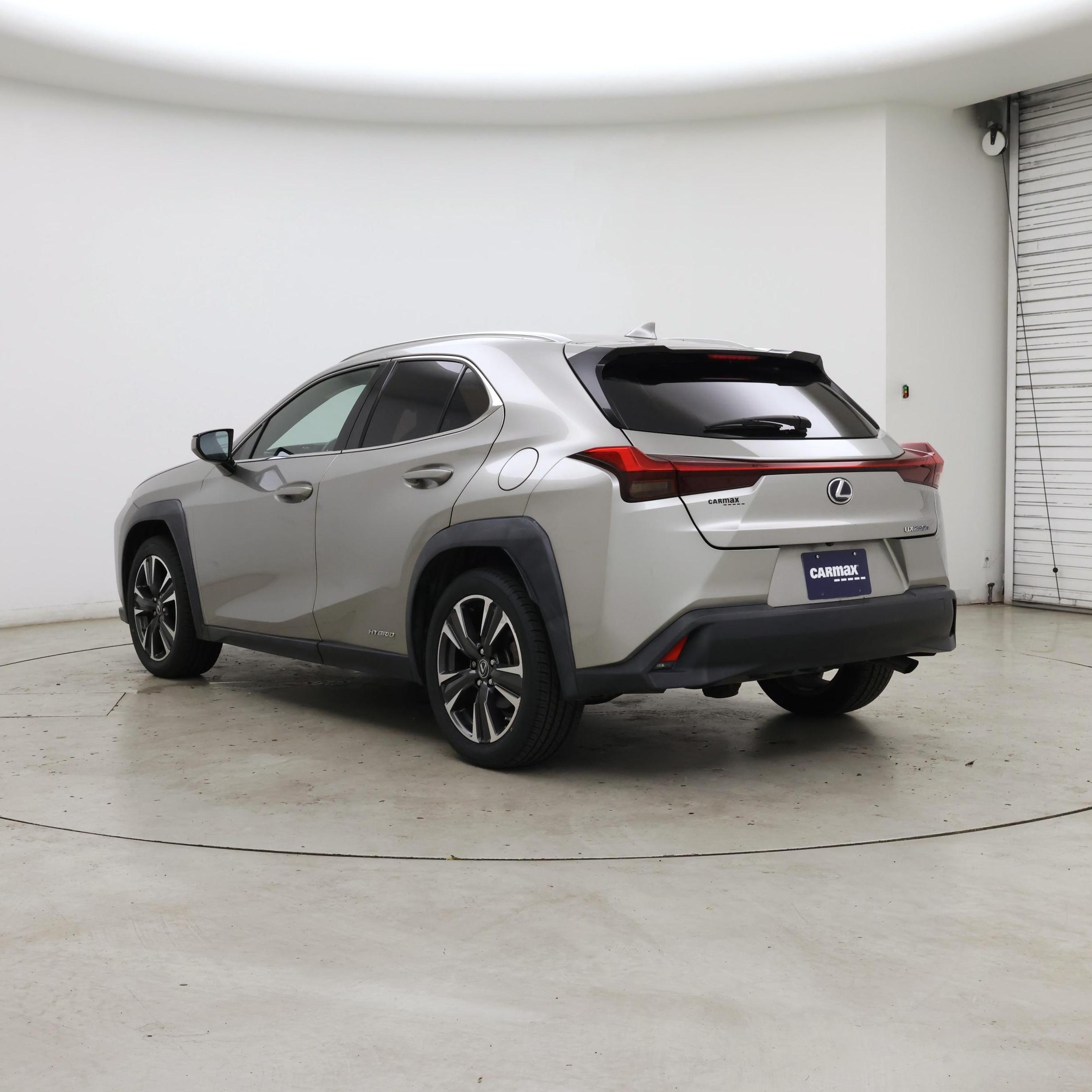 Thumbnail: 2020 Lexus UX - 2