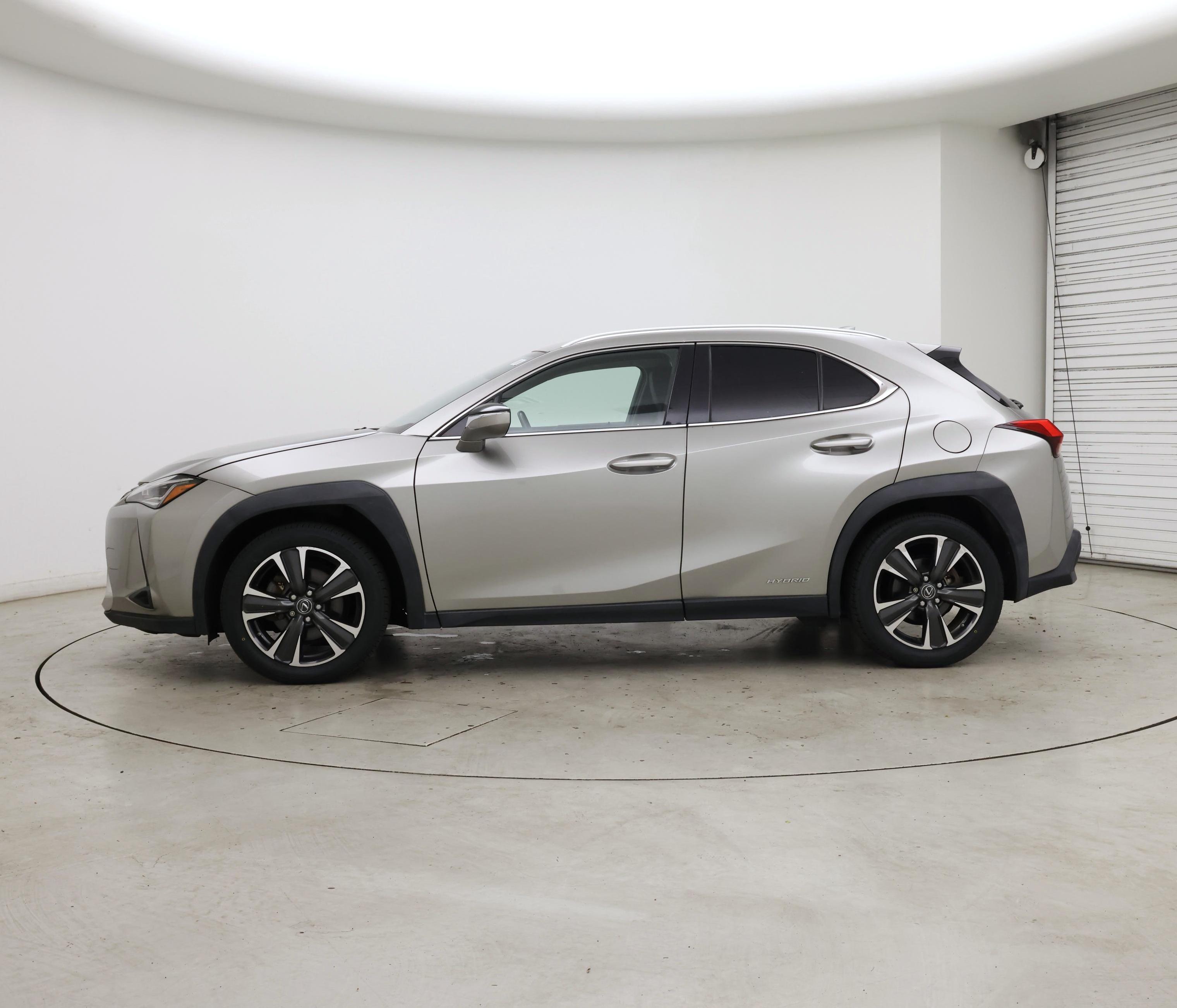 Thumbnail: 2020 Lexus UX - 3