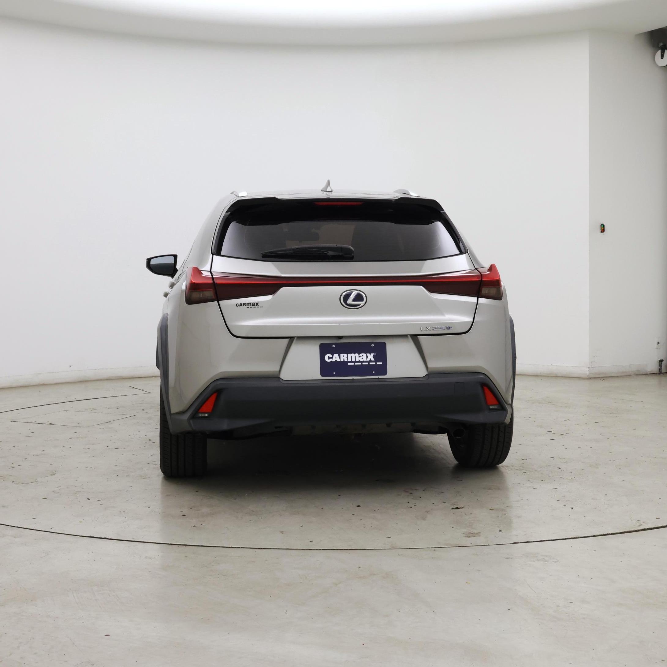Thumbnail: 2020 Lexus UX - 6