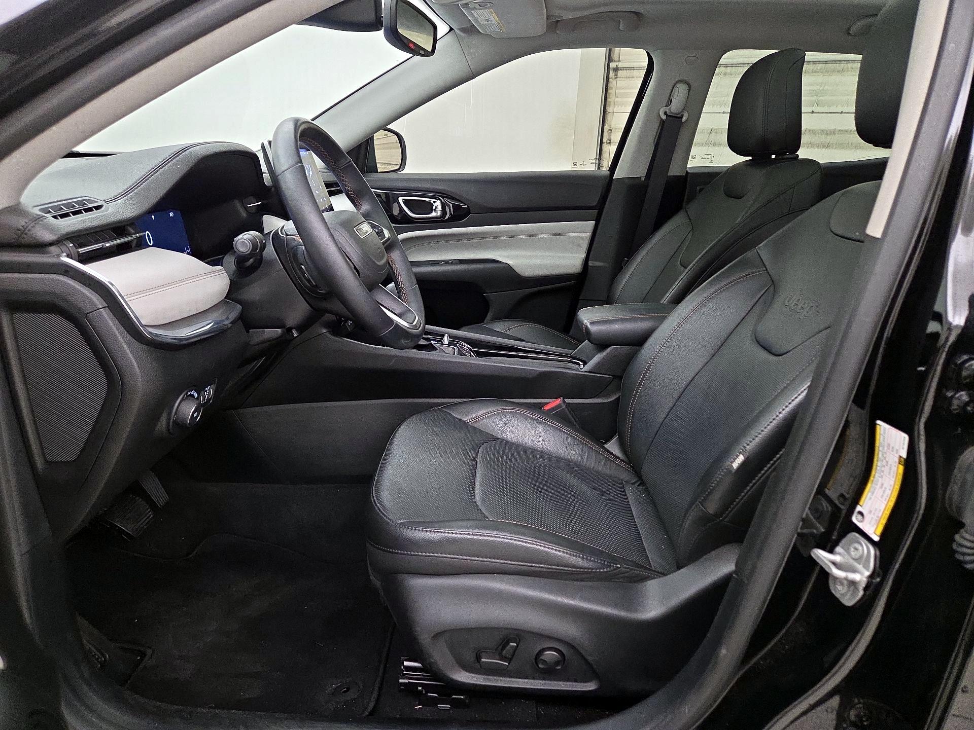 Thumbnail: 2022 Jeep Compass - 11