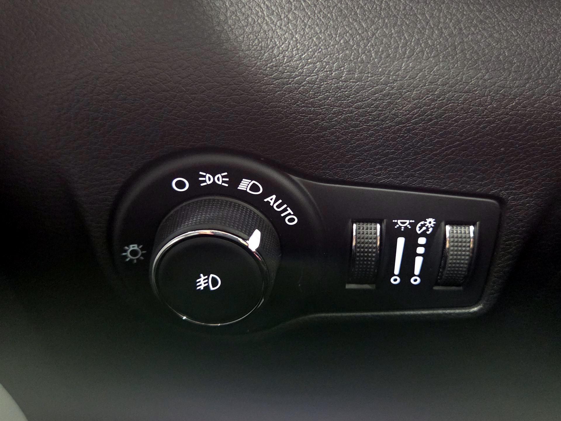 Thumbnail: 2022 Jeep Compass - 13