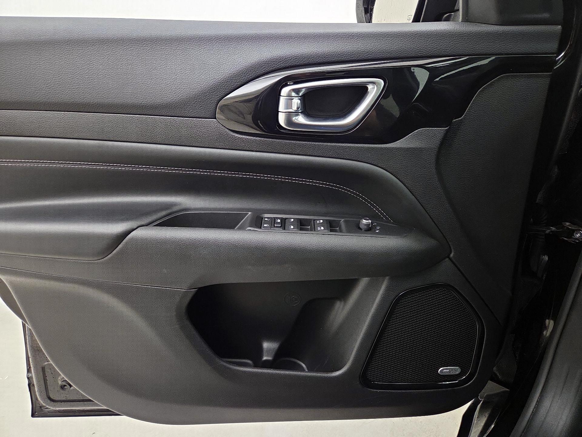 Thumbnail: 2022 Jeep Compass - 12