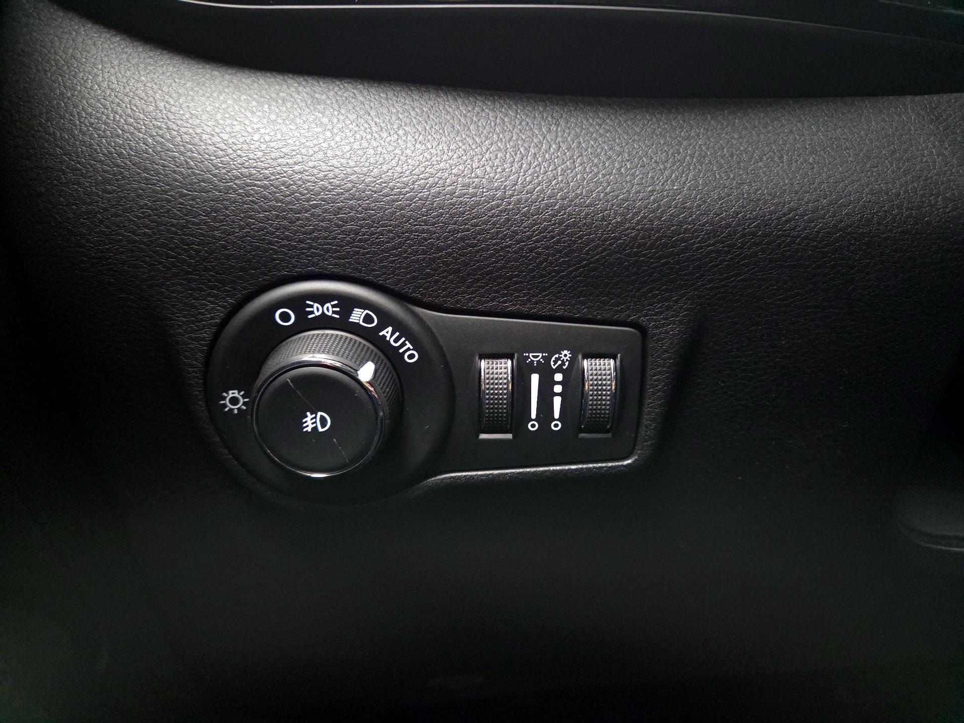 Thumbnail: 2022 Jeep Compass - 13