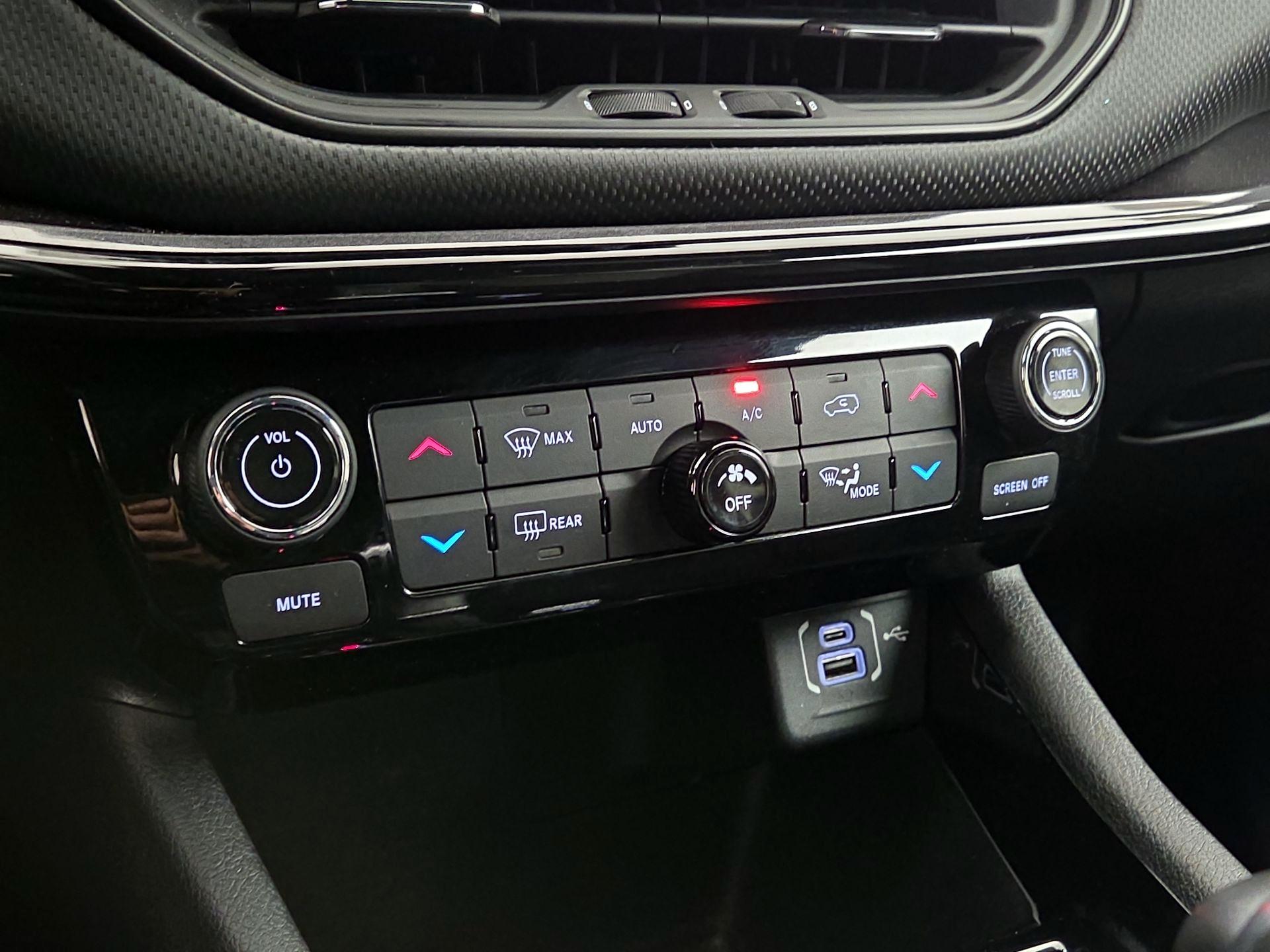 Thumbnail: 2022 Jeep Compass - 16