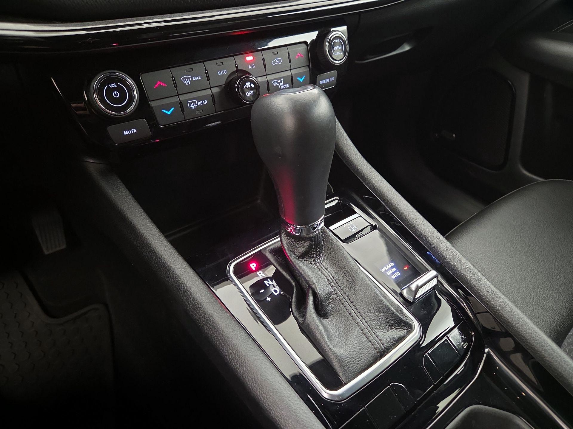 Thumbnail: 2022 Jeep Compass - 17