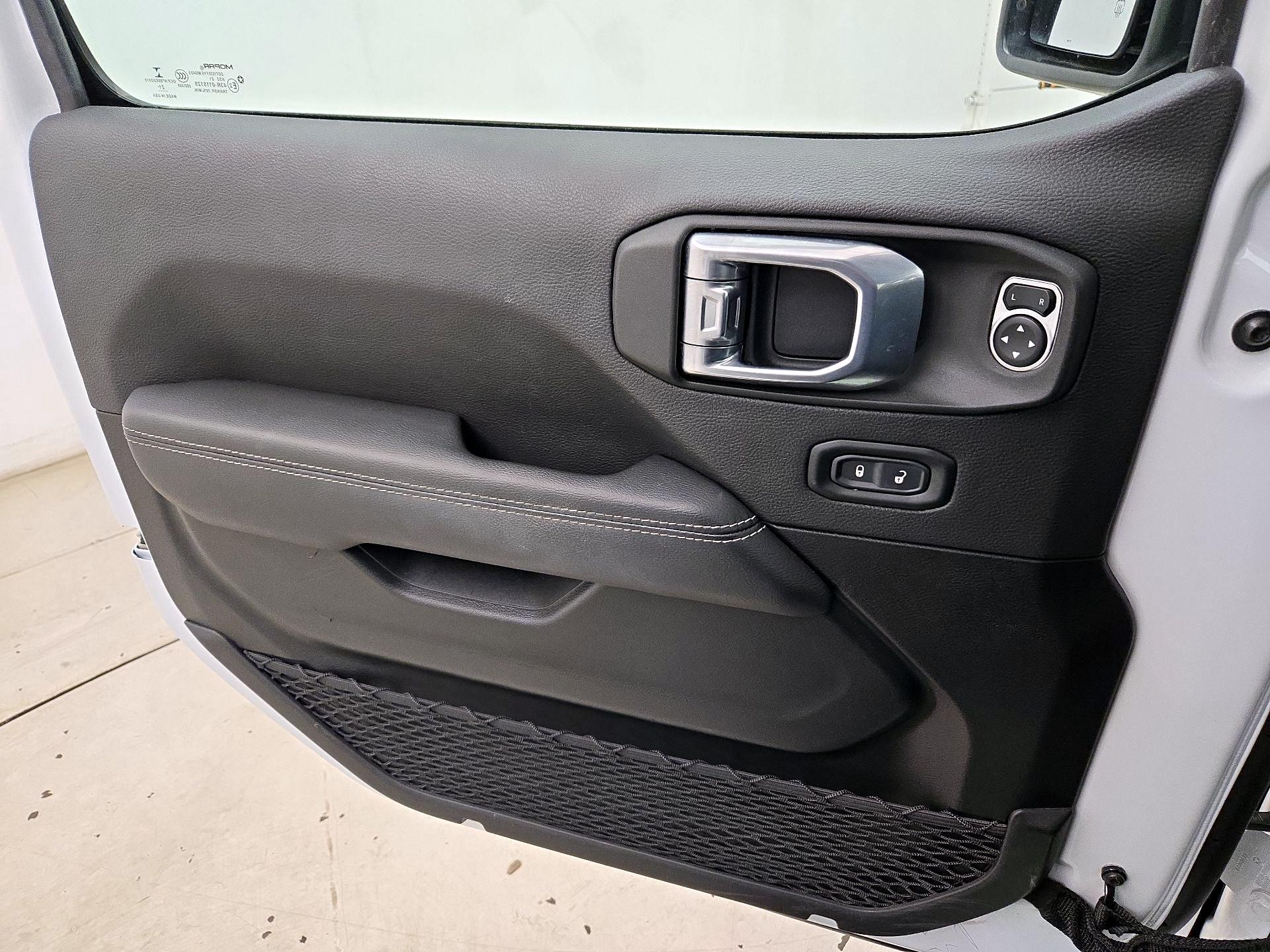 Thumbnail: 2022 Jeep Wrangler - 12
