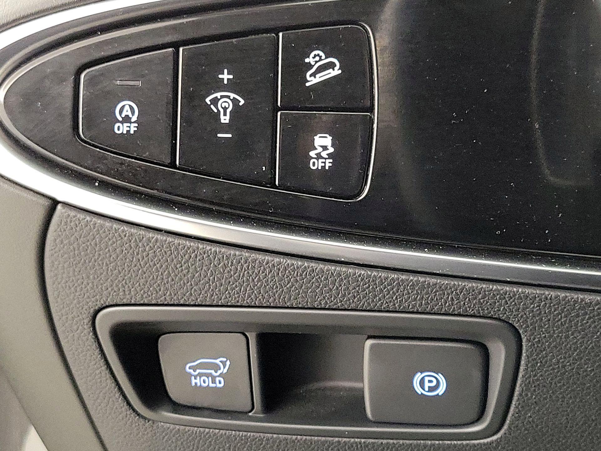 Thumbnail: 2025 Genesis GV70 - 13