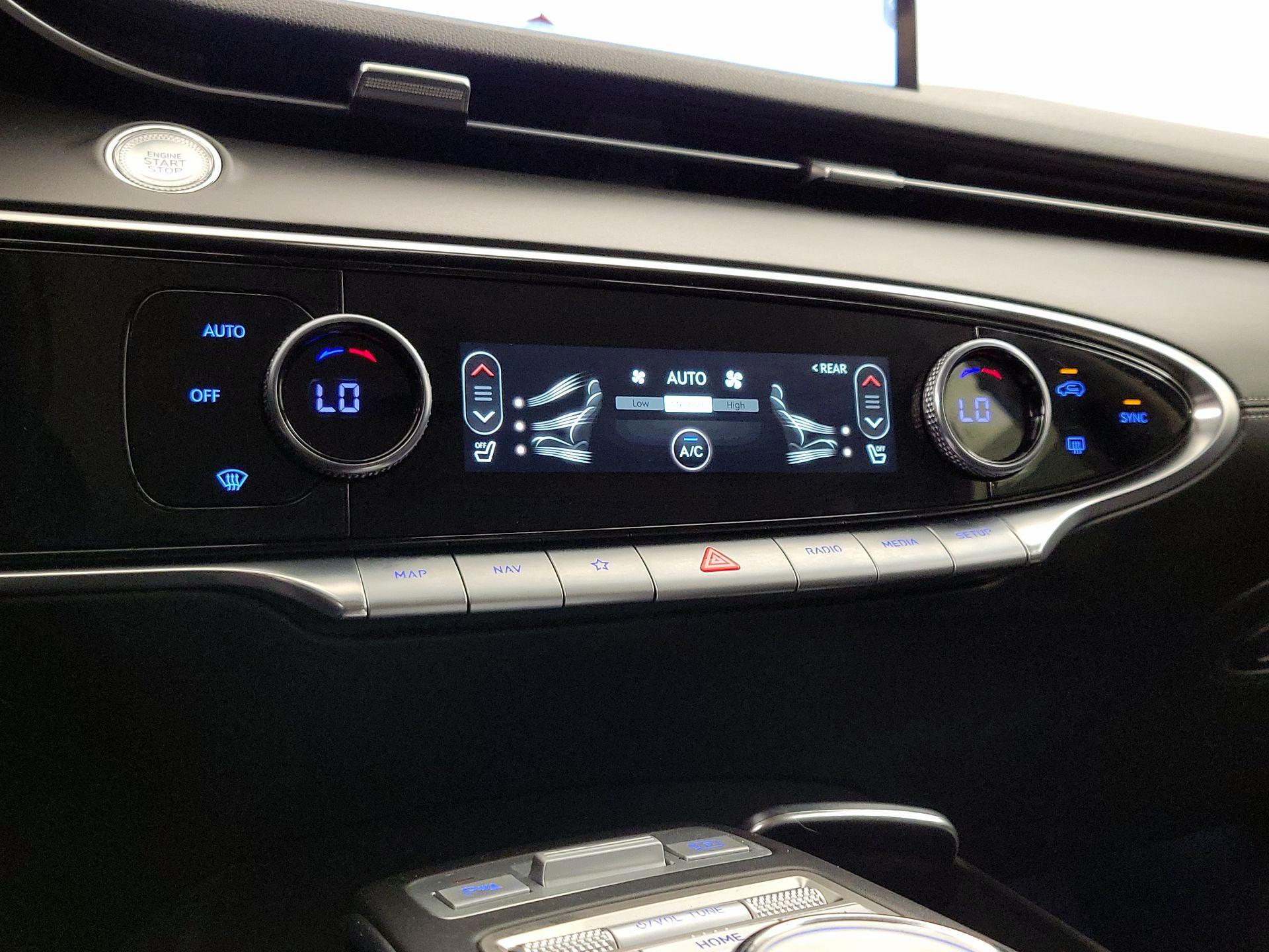 Thumbnail: 2025 Genesis GV70 - 17