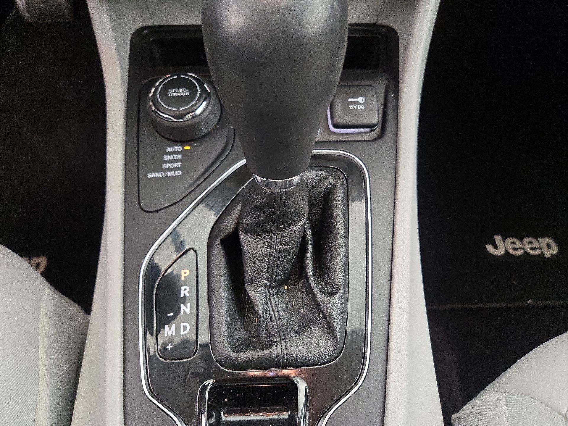 Thumbnail: 2019 Jeep Cherokee - 18