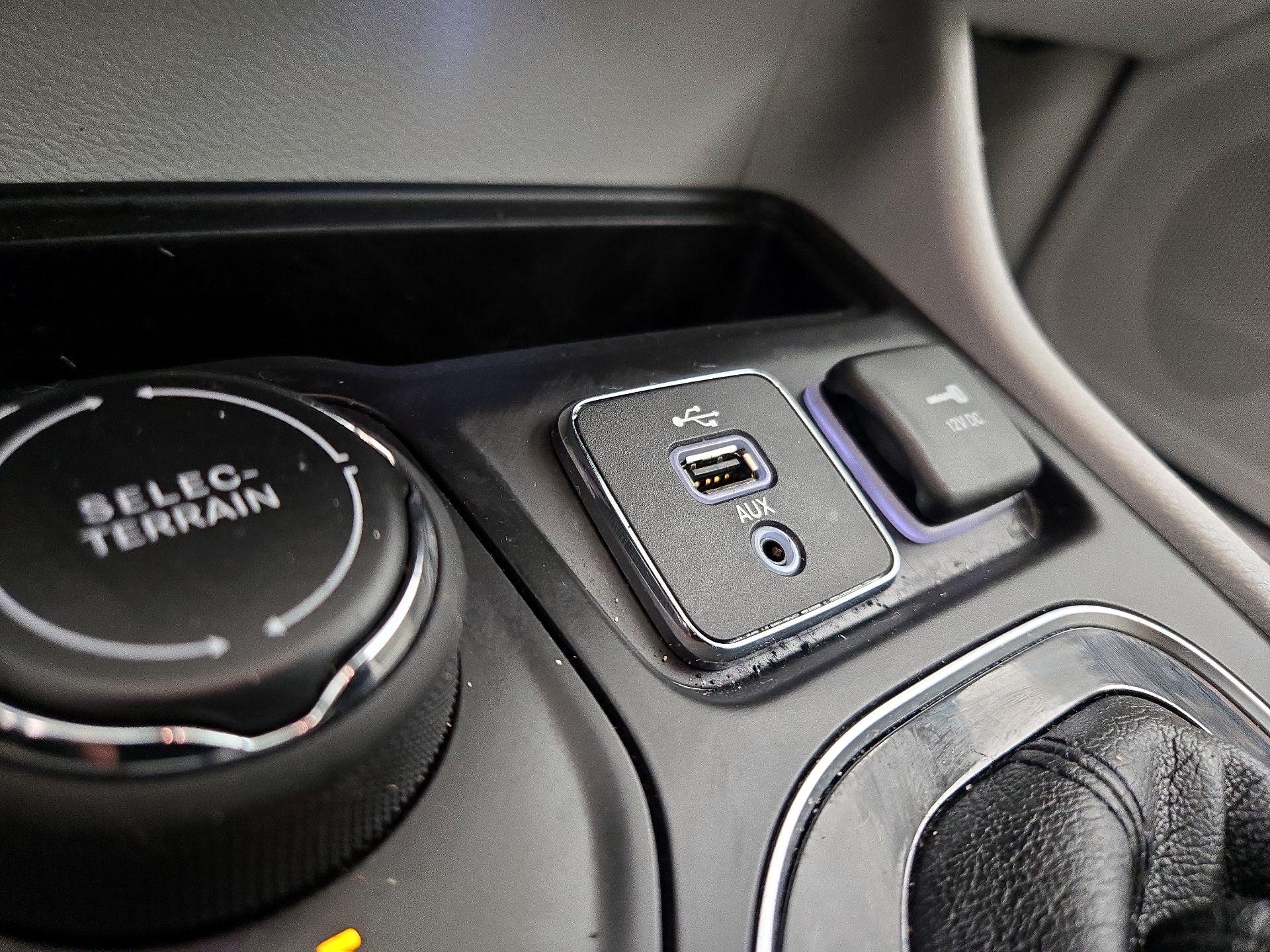 Thumbnail: 2019 Jeep Cherokee - 19