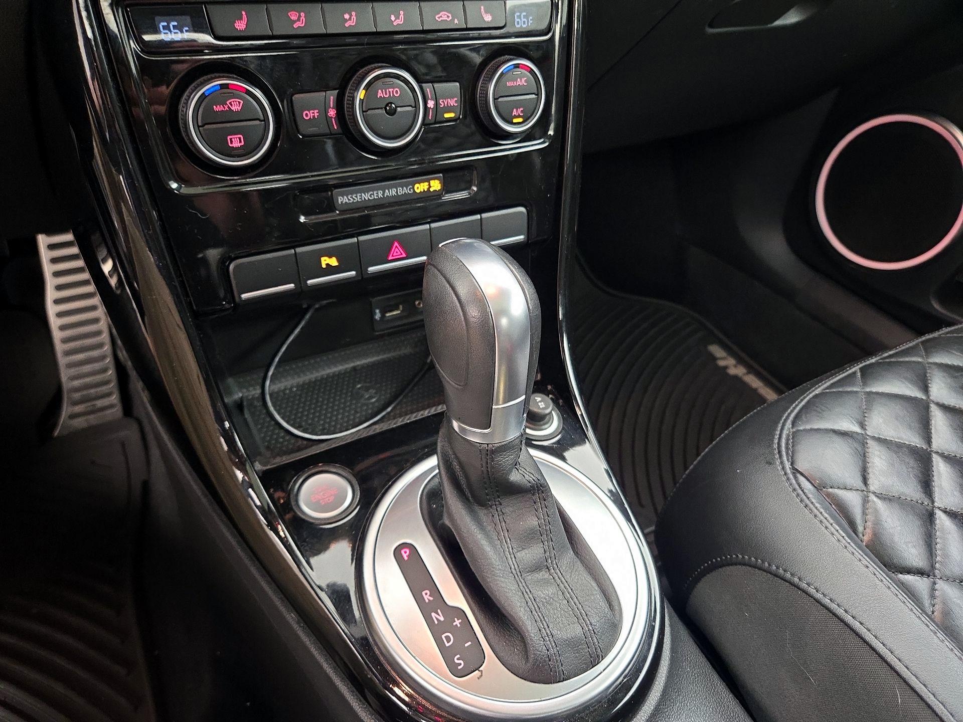 Thumbnail: 2019 Volkswagen Beetle - 17