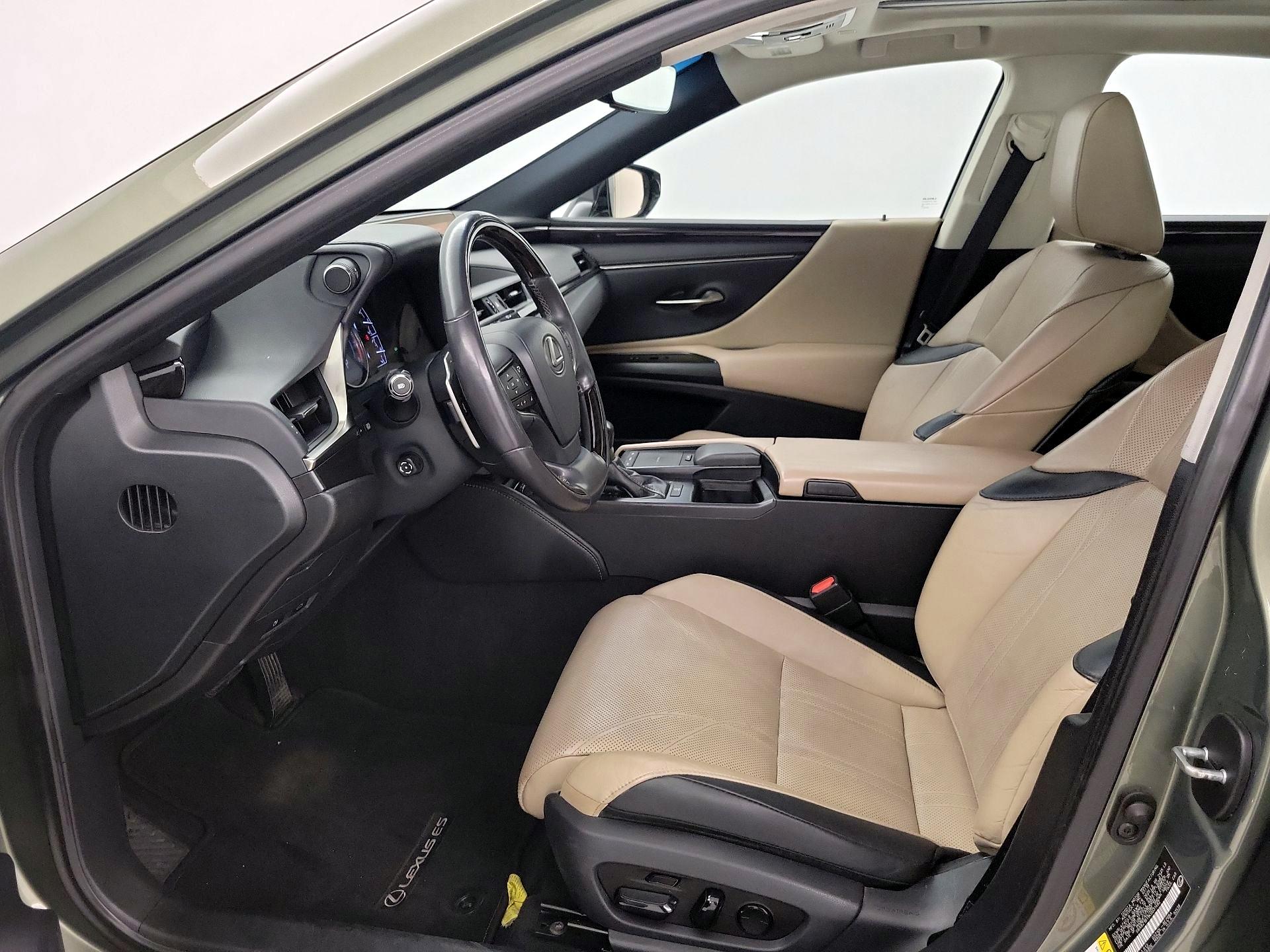 Thumbnail: 2019 Lexus ES - 11