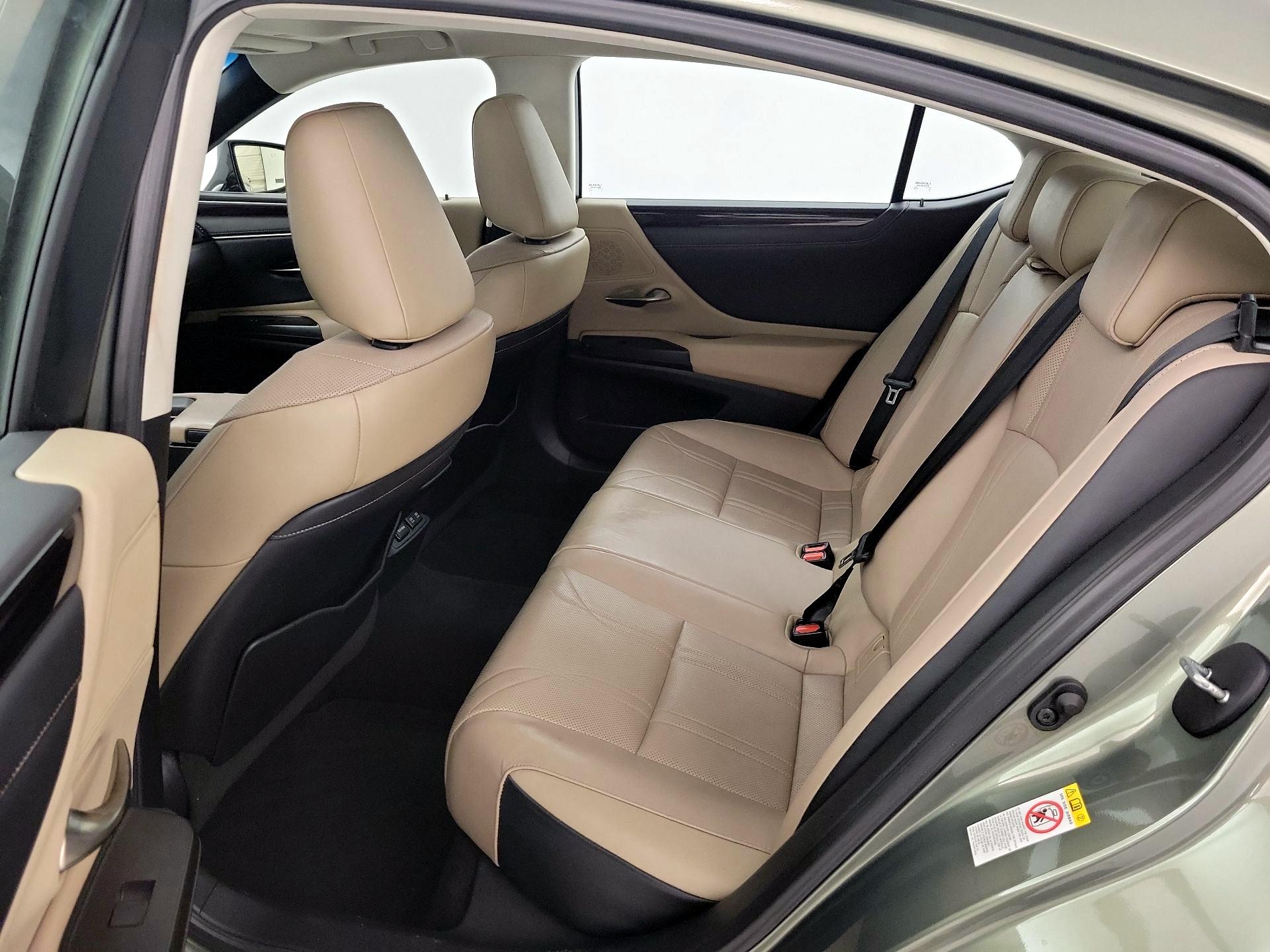 Thumbnail: 2019 Lexus ES - 20