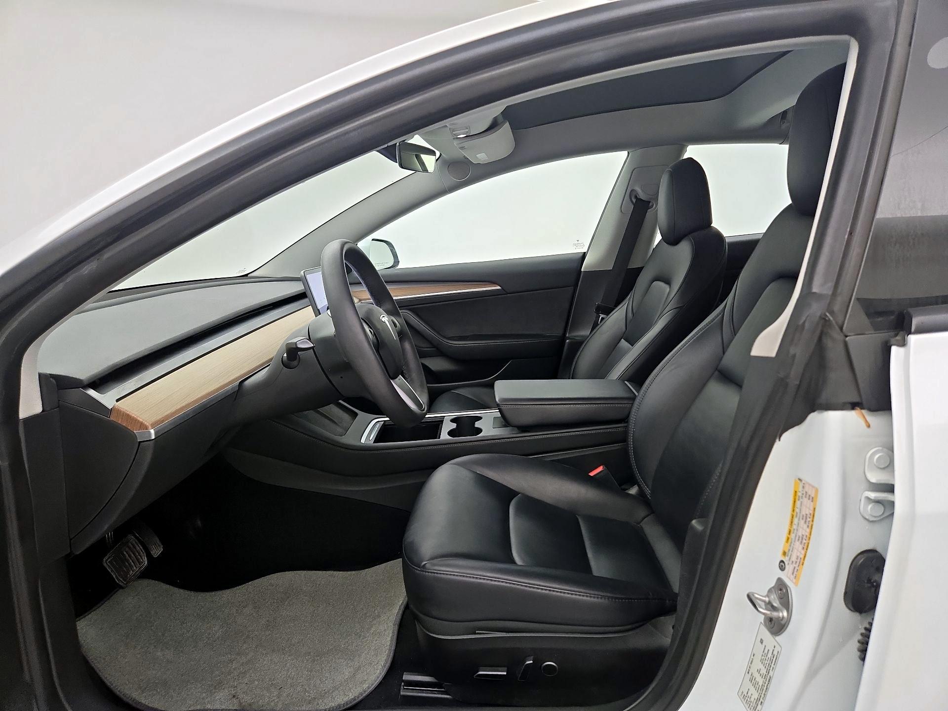 Thumbnail: 2023 Tesla Model 3 - 11