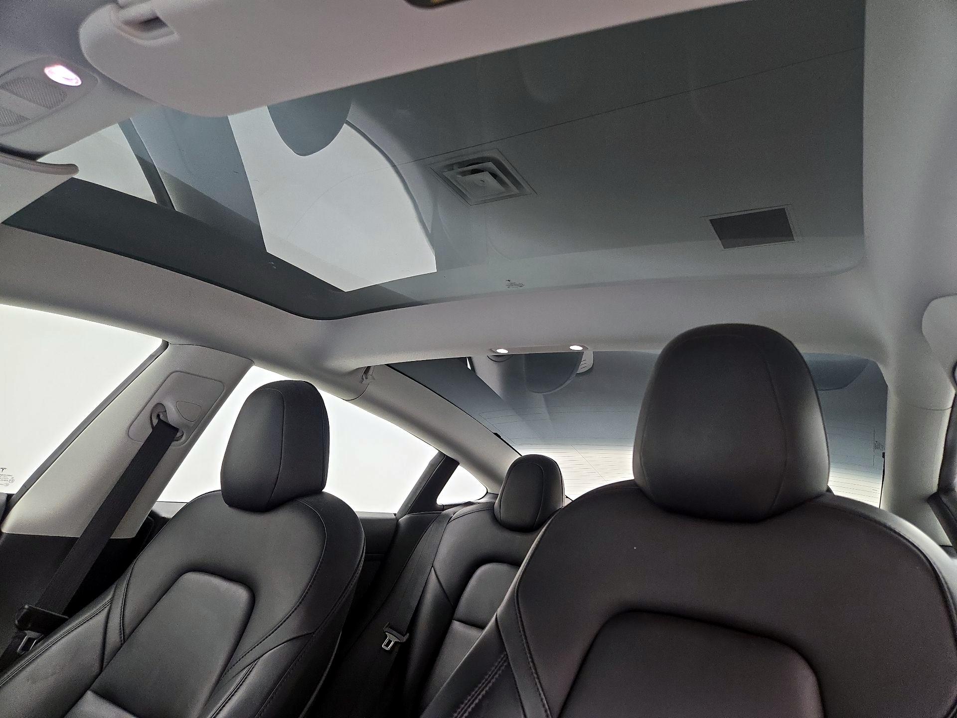 Thumbnail: 2023 Tesla Model 3 - 19