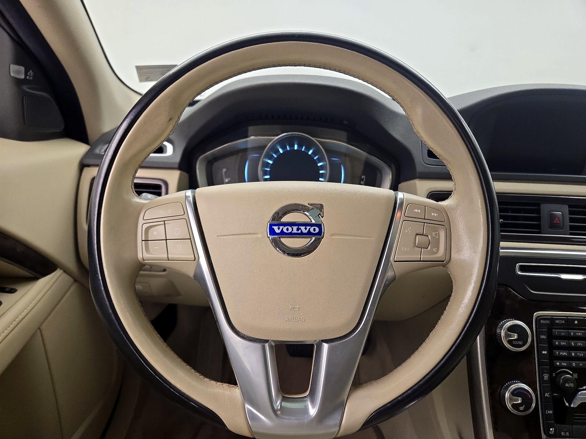 Thumbnail: 2015 Volvo XC70 - 10
