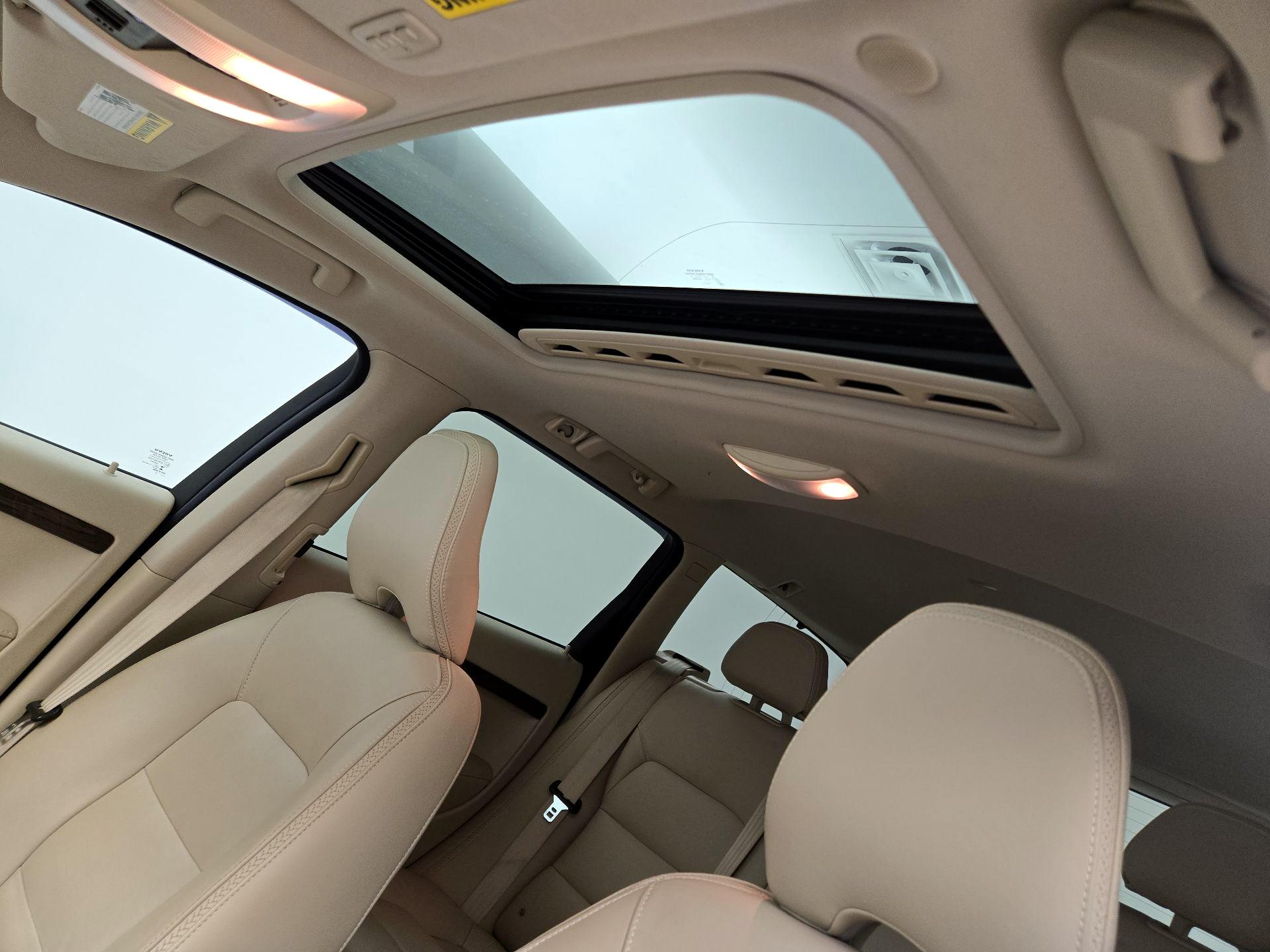 Thumbnail: 2015 Volvo XC70 - 20