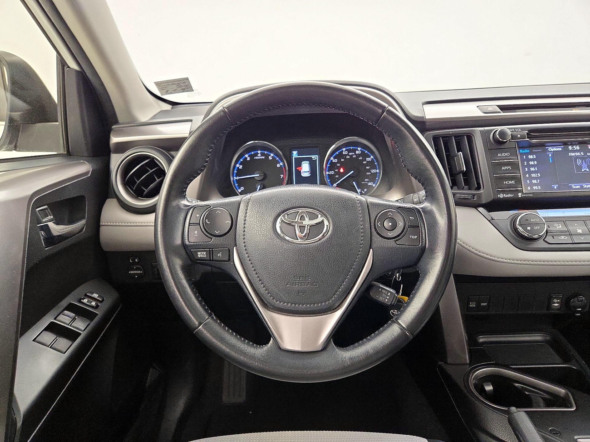 Thumbnail: 2016 Toyota RAV4 - 10