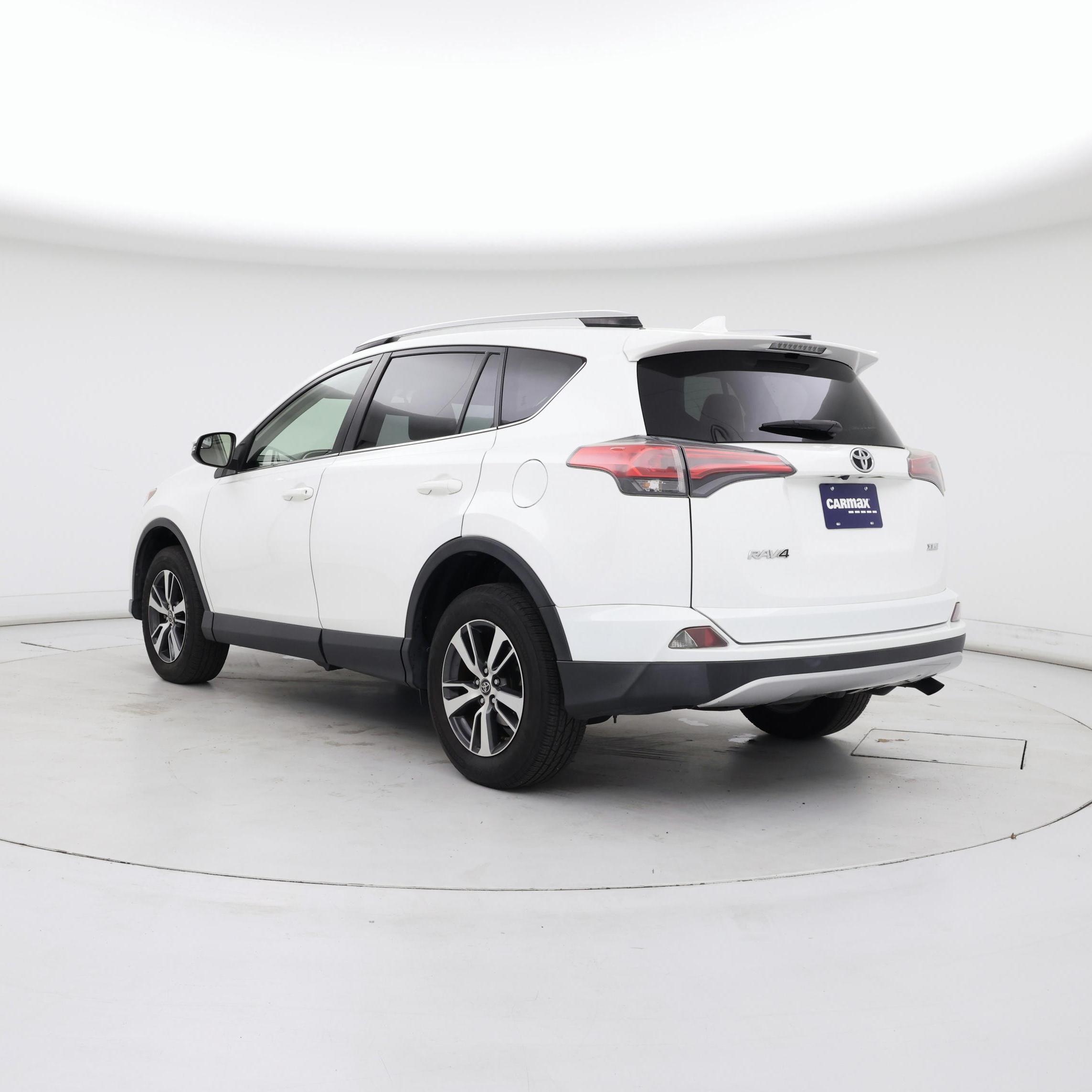 Thumbnail: 2016 Toyota RAV4 - 2