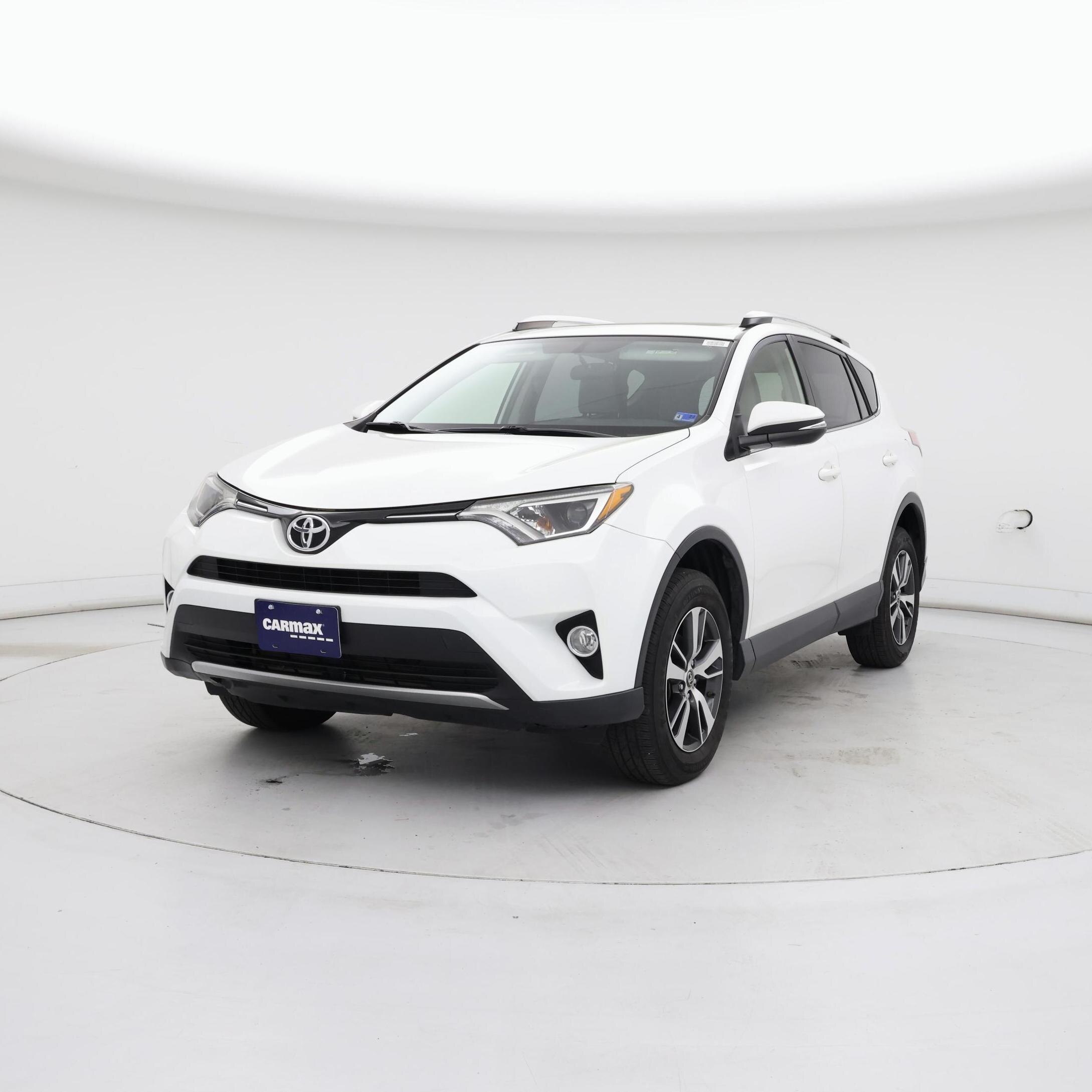 Thumbnail: 2016 Toyota RAV4 - 4