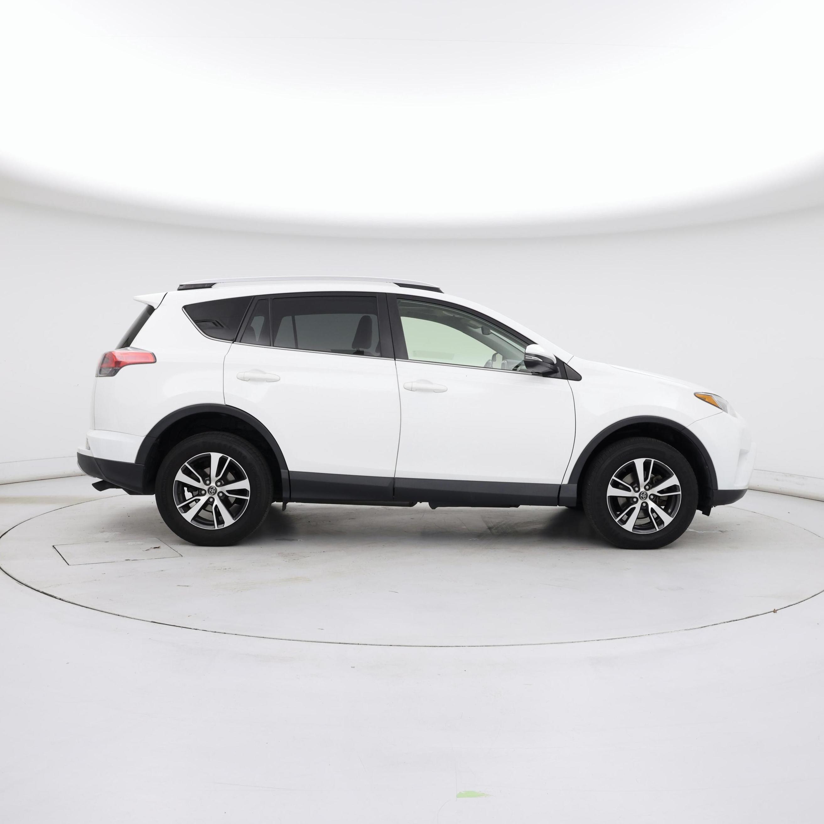 Thumbnail: 2016 Toyota RAV4 - 7