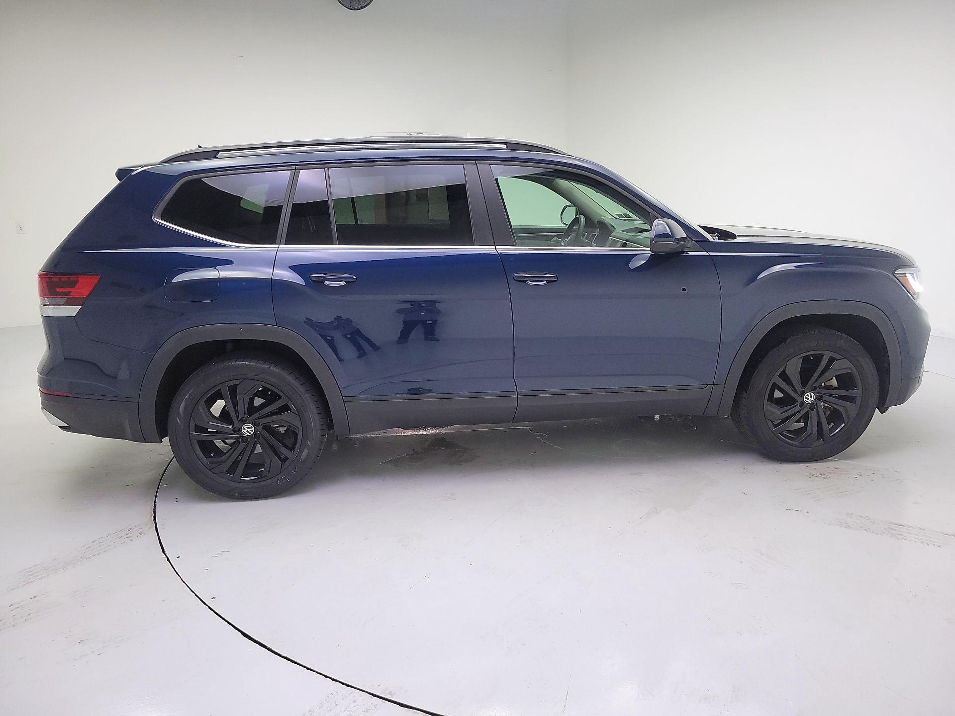 Thumbnail: 2023 Volkswagen Atlas - 4