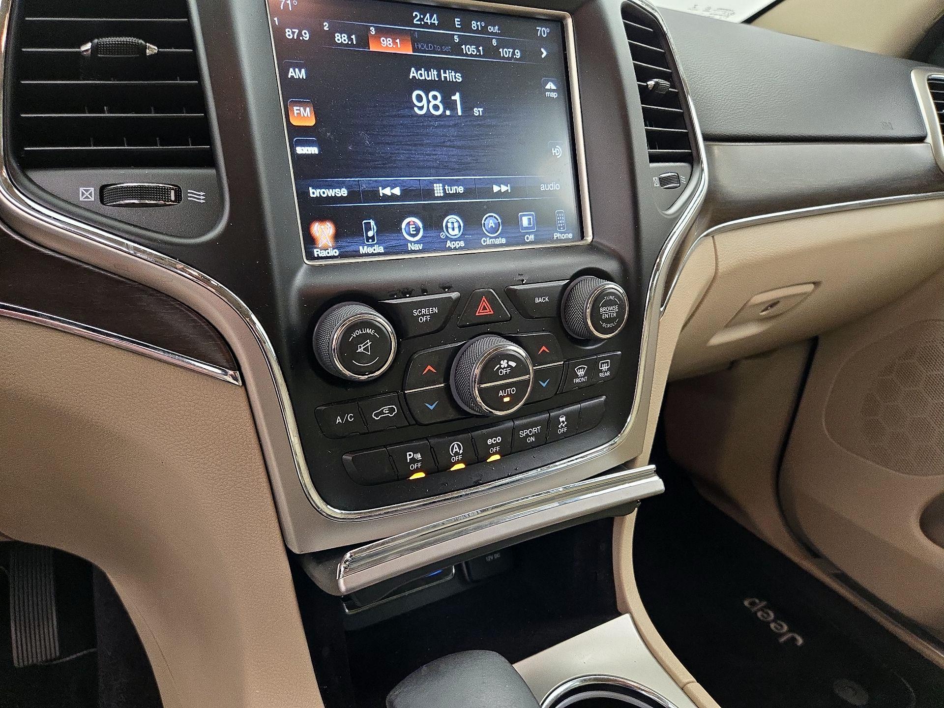 Thumbnail: 2017 Jeep Grand Cherokee - 17