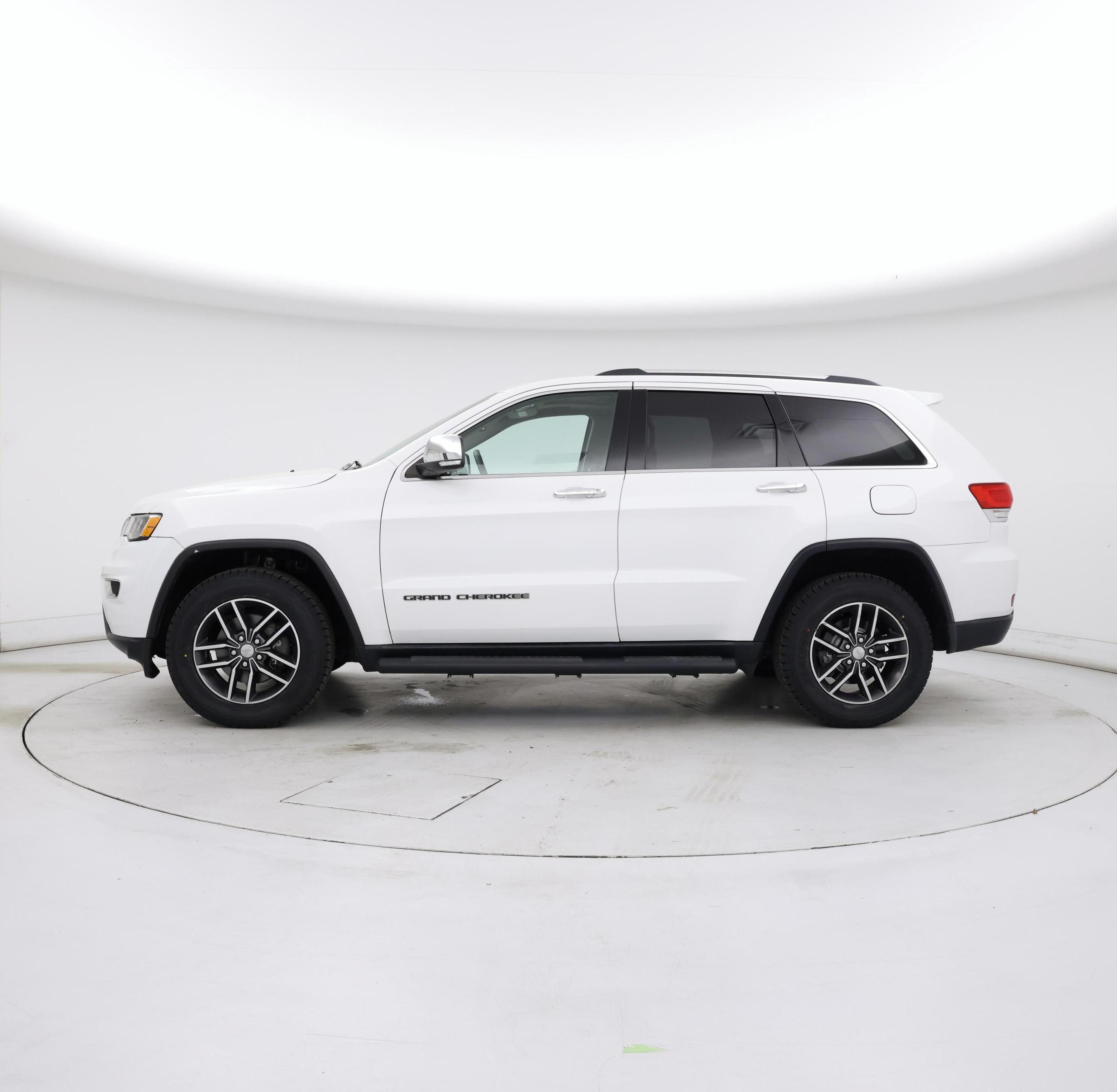 Thumbnail: 2017 Jeep Grand Cherokee - 3