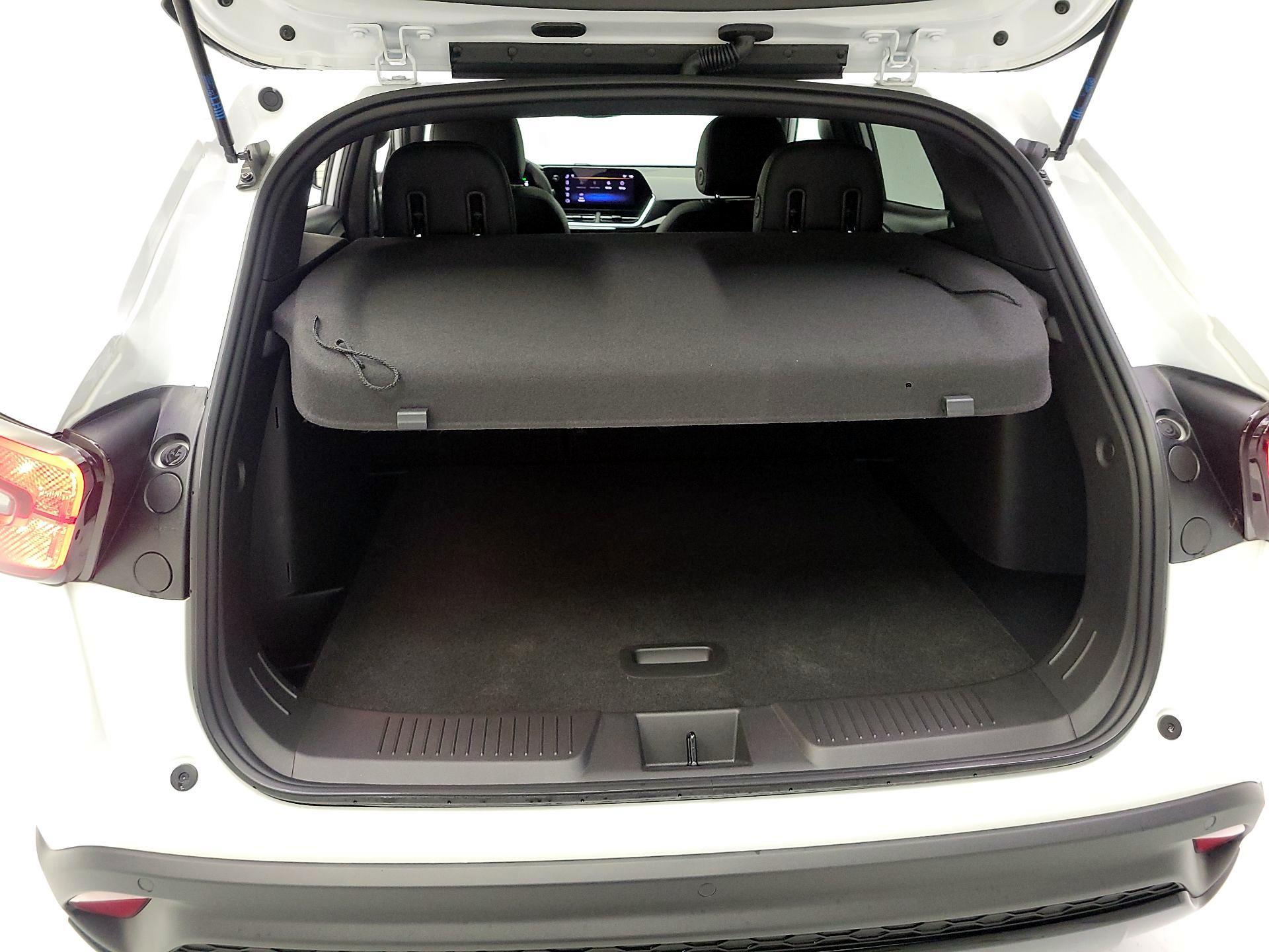 Thumbnail: 2024 Chevrolet Trax - 19