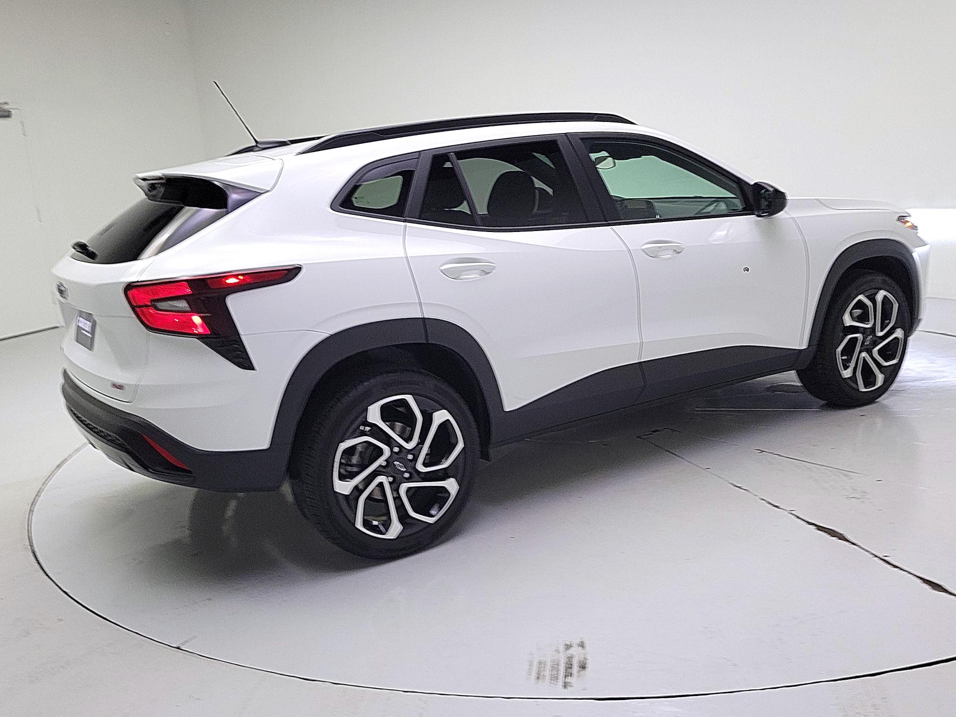 Thumbnail: 2024 Chevrolet Trax - 5