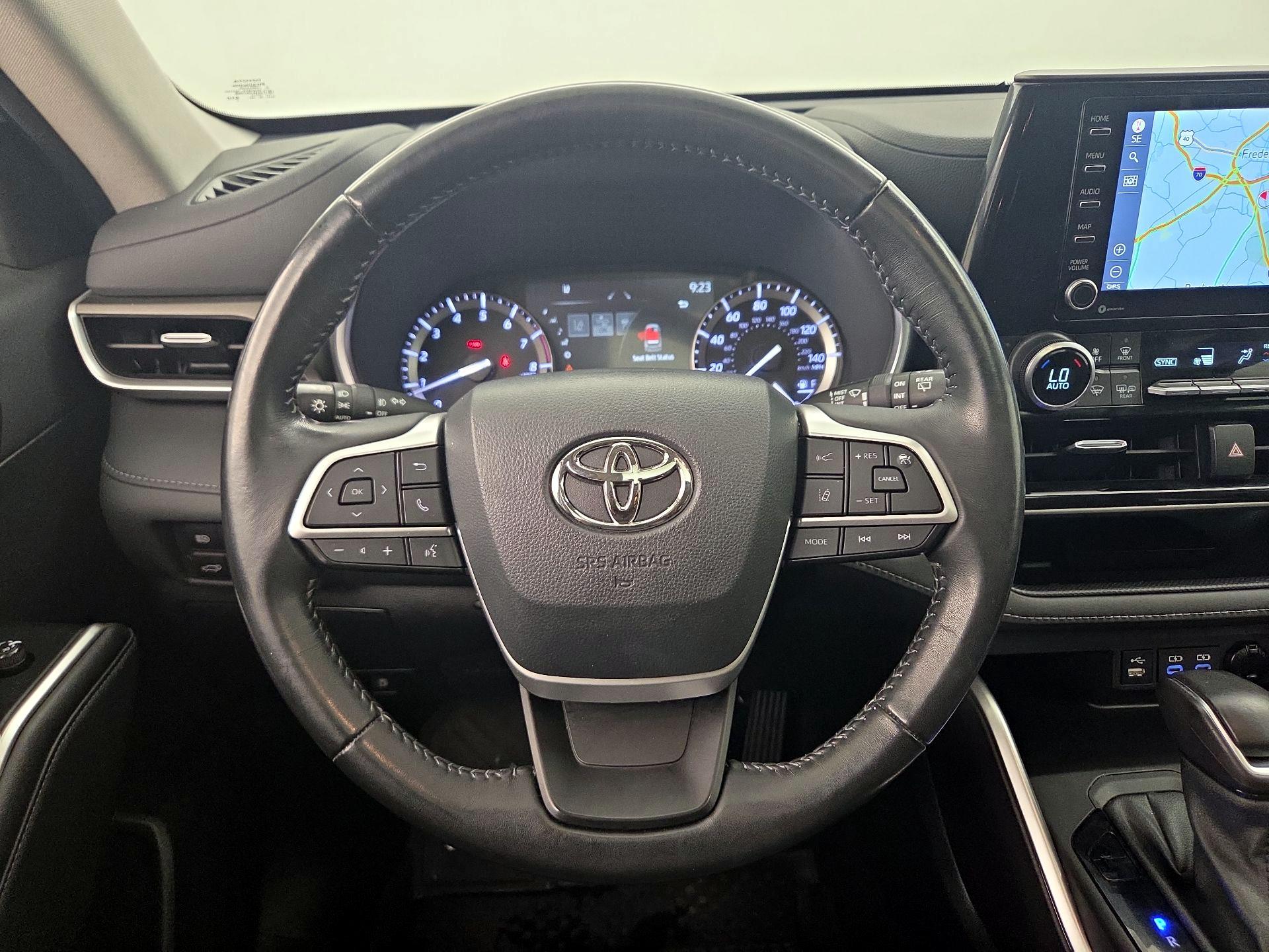 Thumbnail: 2022 Toyota Highlander - 10