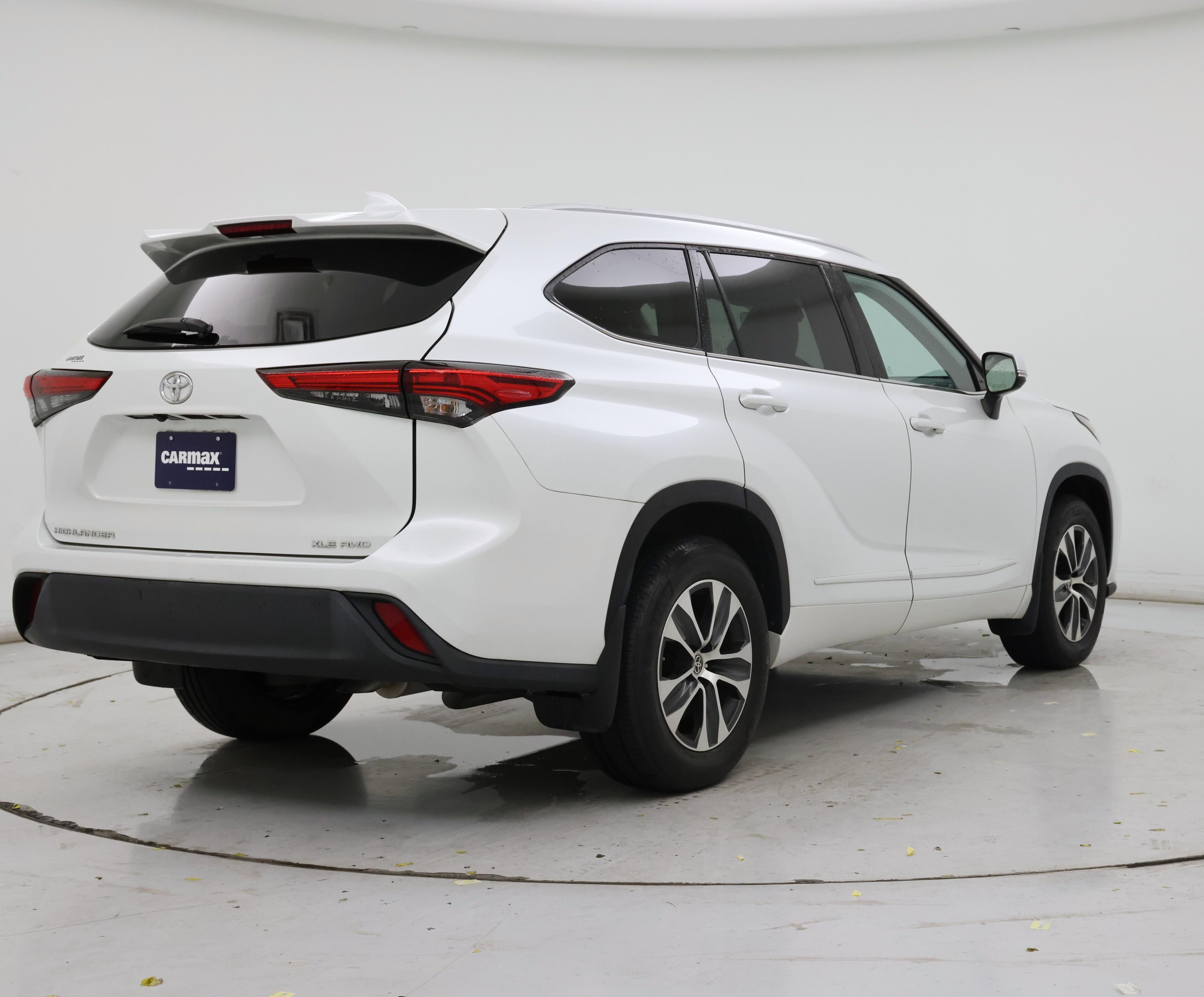 Thumbnail: 2022 Toyota Highlander - 8