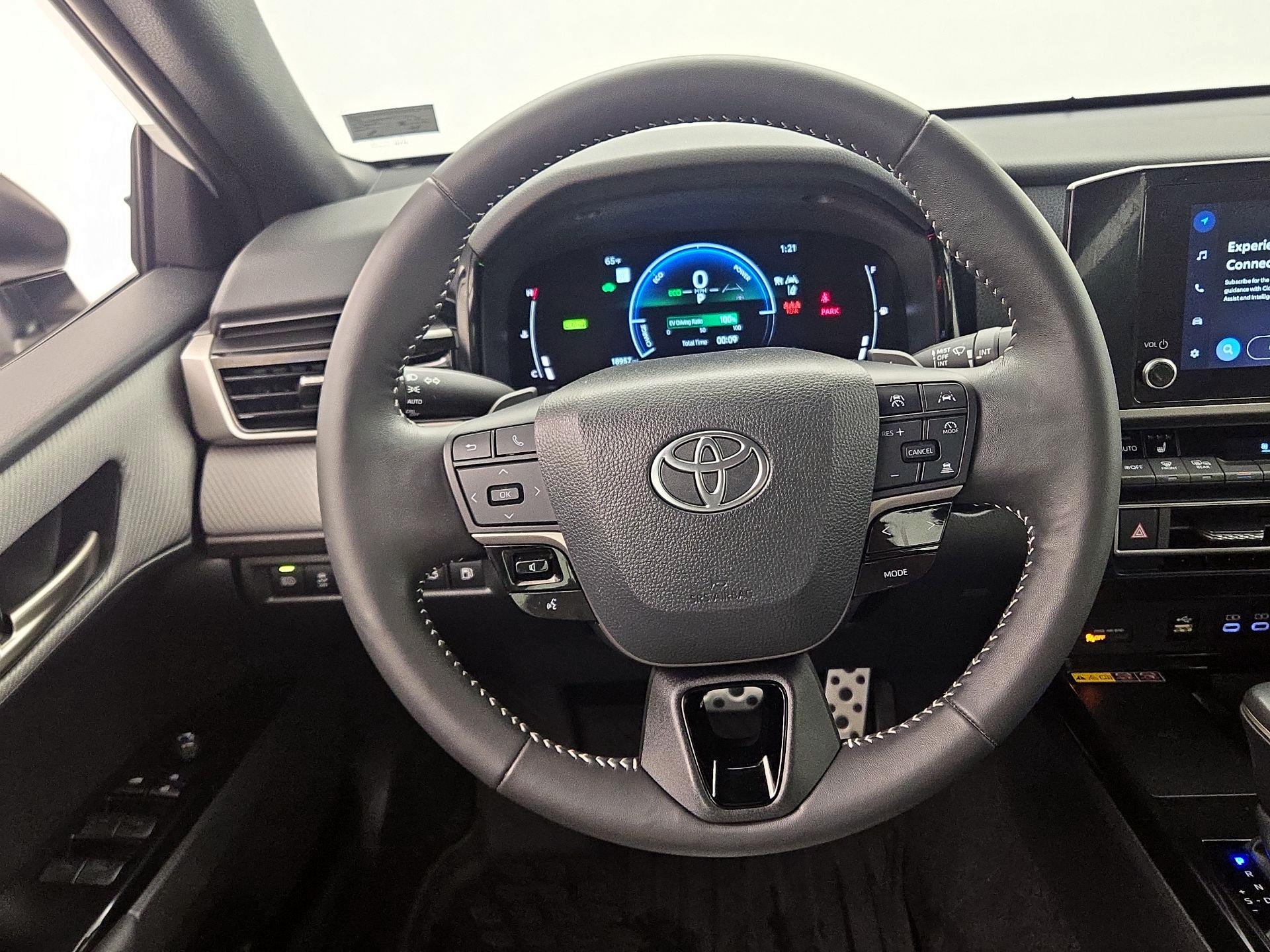 Thumbnail: 2025 Toyota Camry - 10