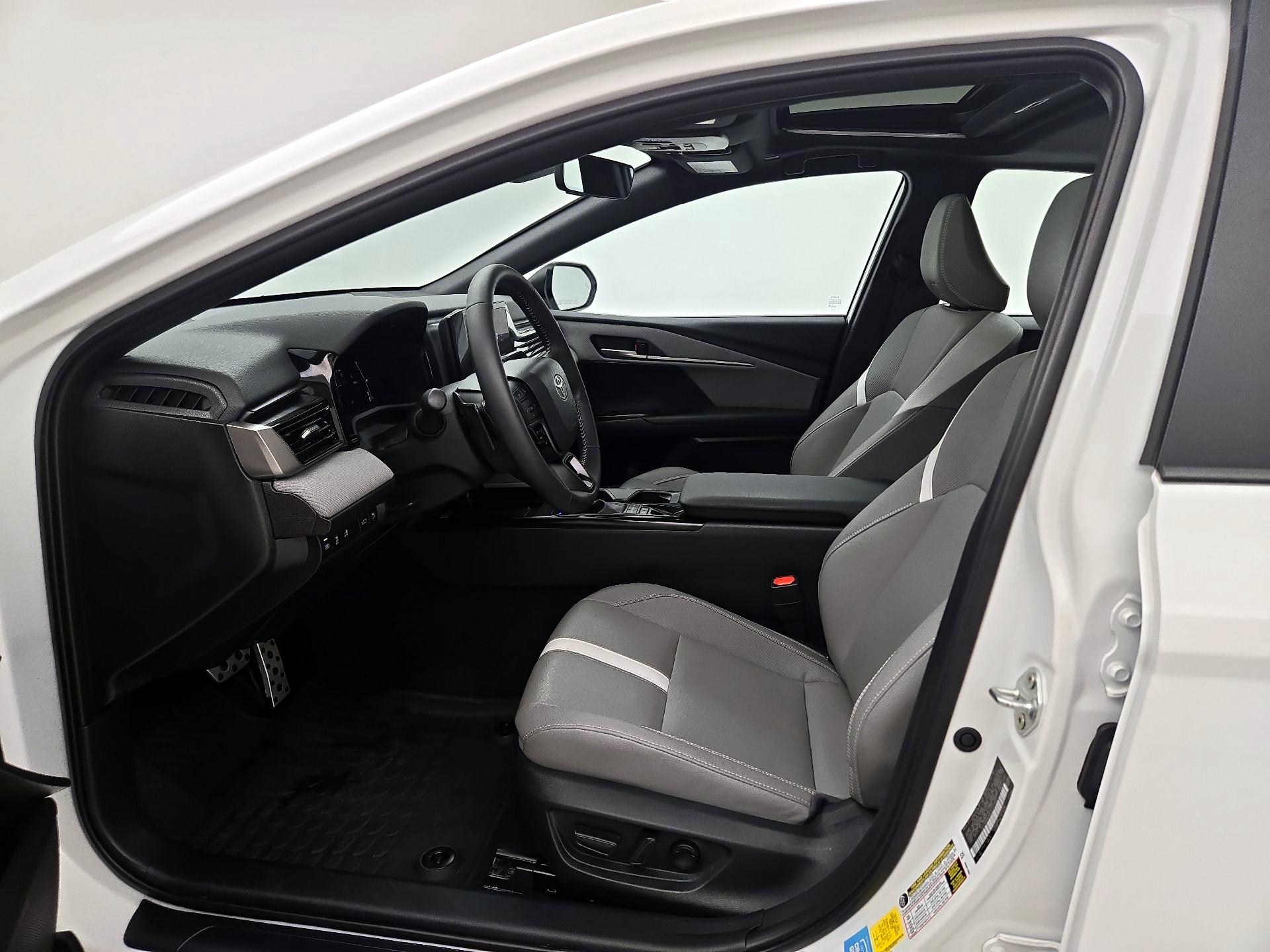 Thumbnail: 2025 Toyota Camry - 11