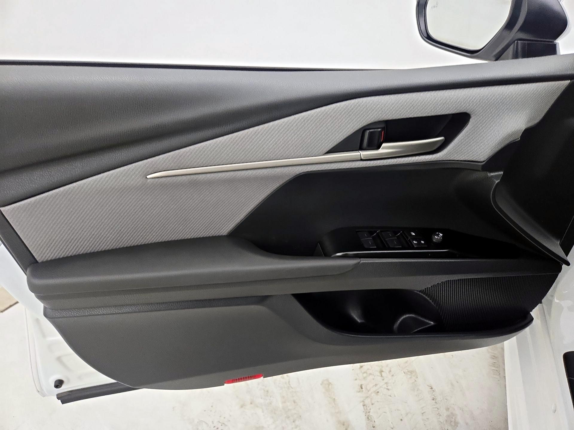 Thumbnail: 2025 Toyota Camry - 12