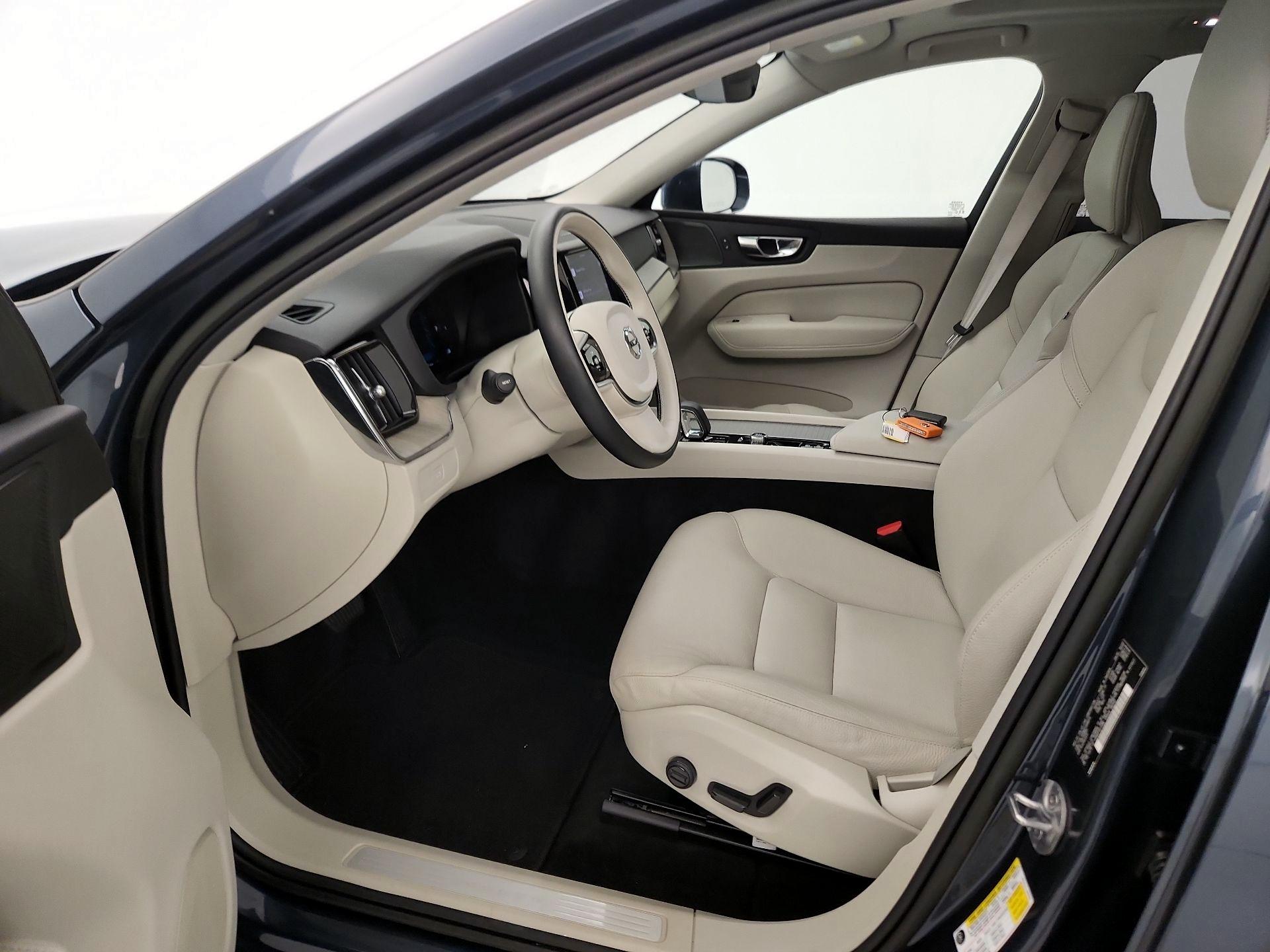 Thumbnail: 2023 Volvo XC60 - 11