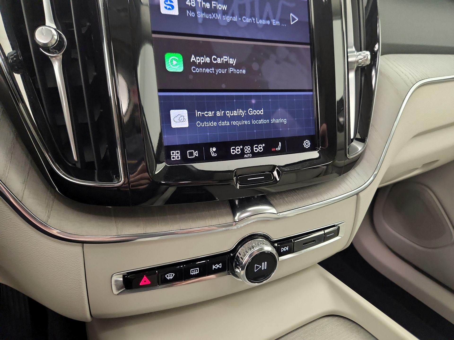 Thumbnail: 2023 Volvo XC60 - 16