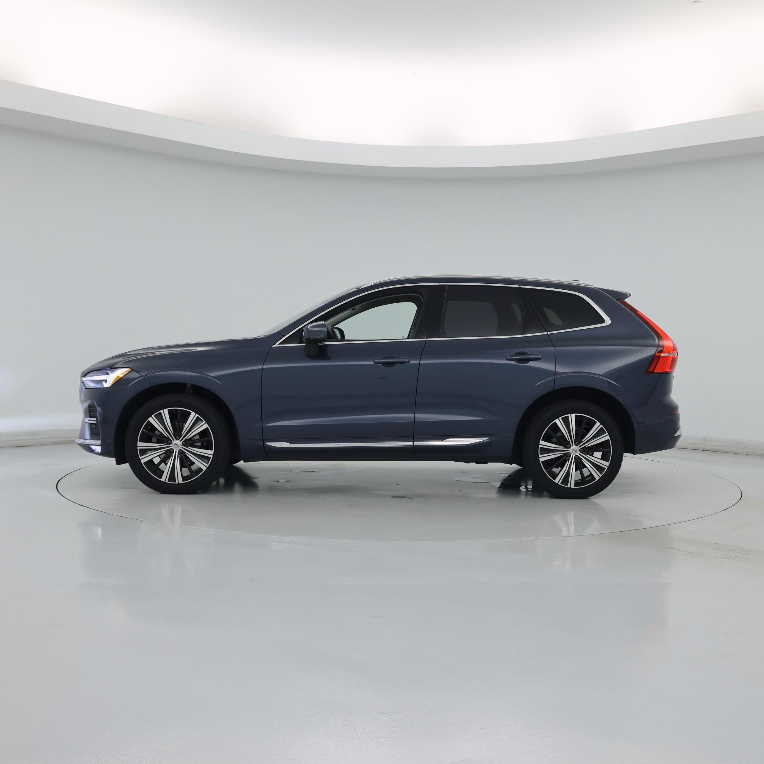 Thumbnail: 2023 Volvo XC60 - 3