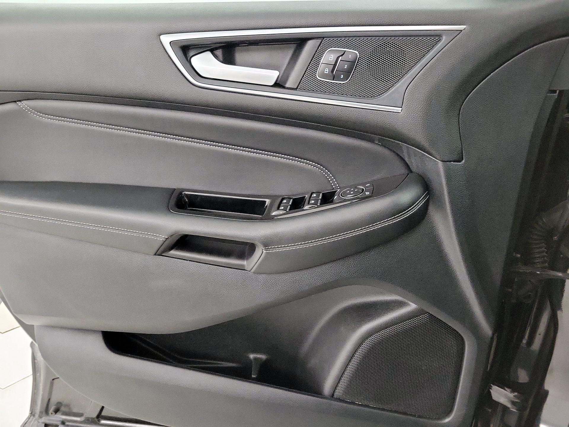 Thumbnail: 2018 Ford Edge - 12