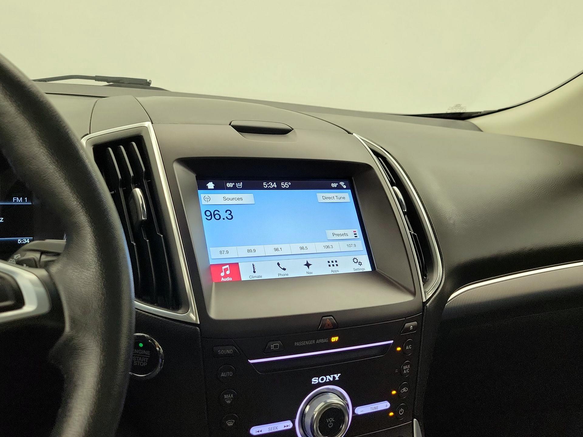 Thumbnail: 2018 Ford Edge - 16