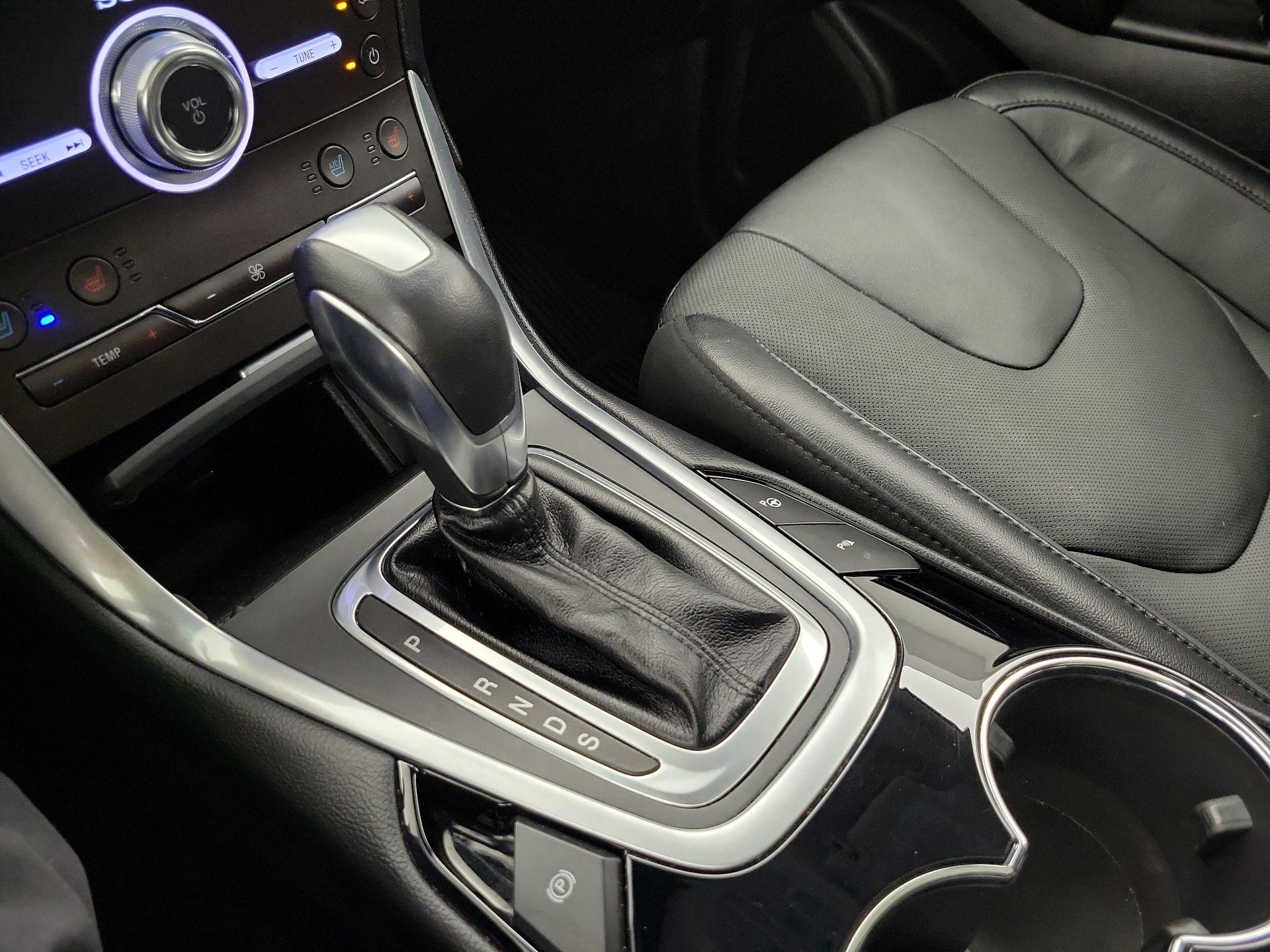 Thumbnail: 2018 Ford Edge - 18