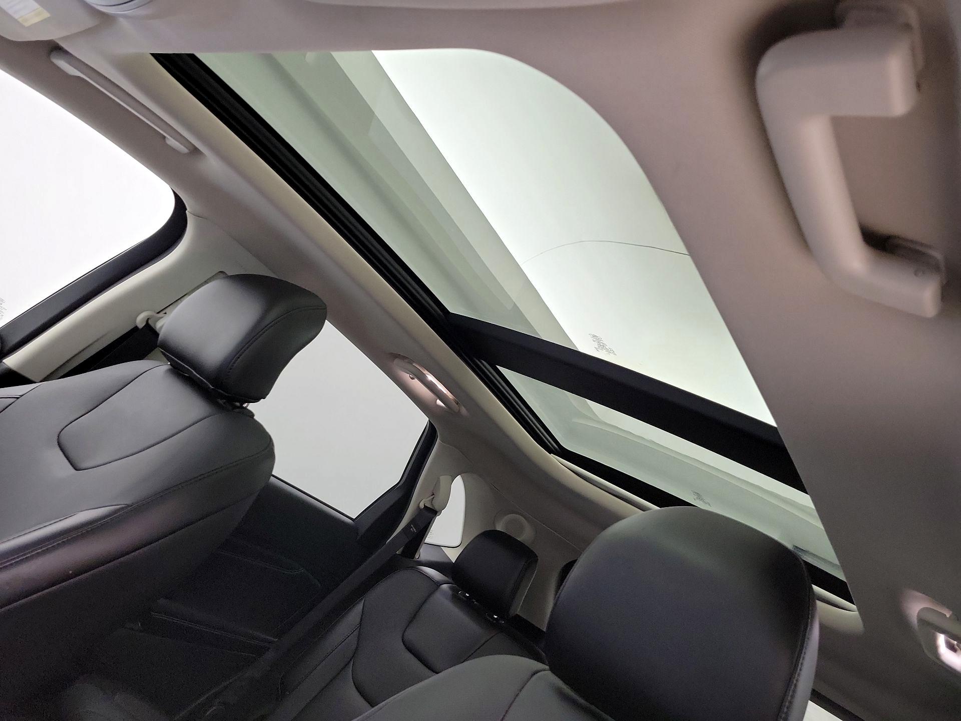 Thumbnail: 2018 Ford Edge - 20