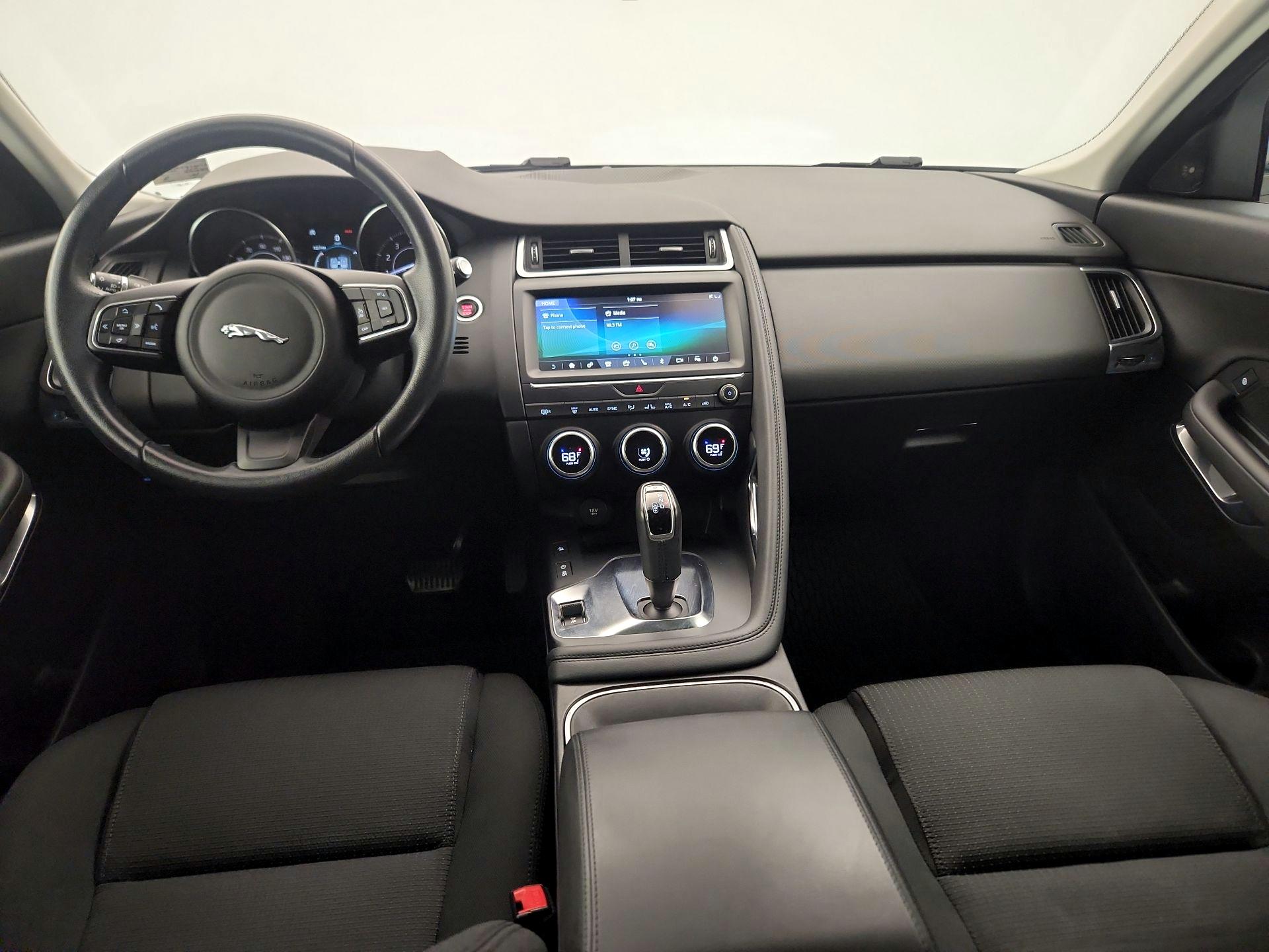 Thumbnail: 2018 Jaguar E-Pace - 9