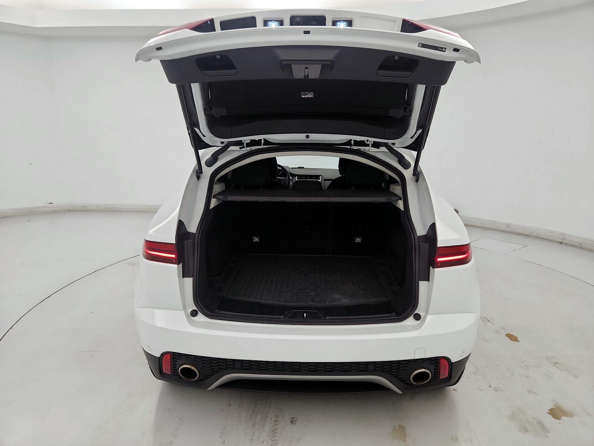 Thumbnail: 2018 Jaguar E-Pace - 20