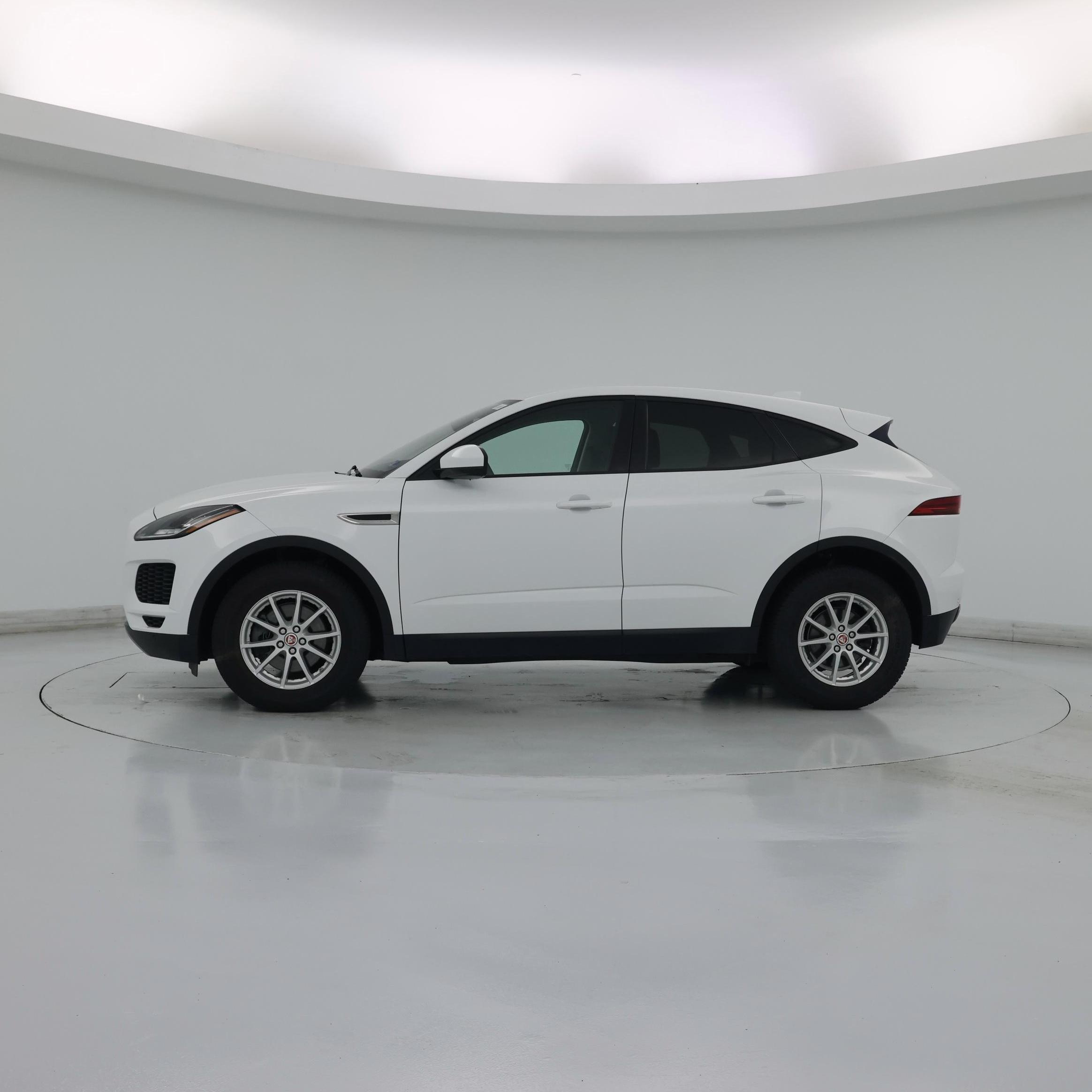 Thumbnail: 2018 Jaguar E-Pace - 3
