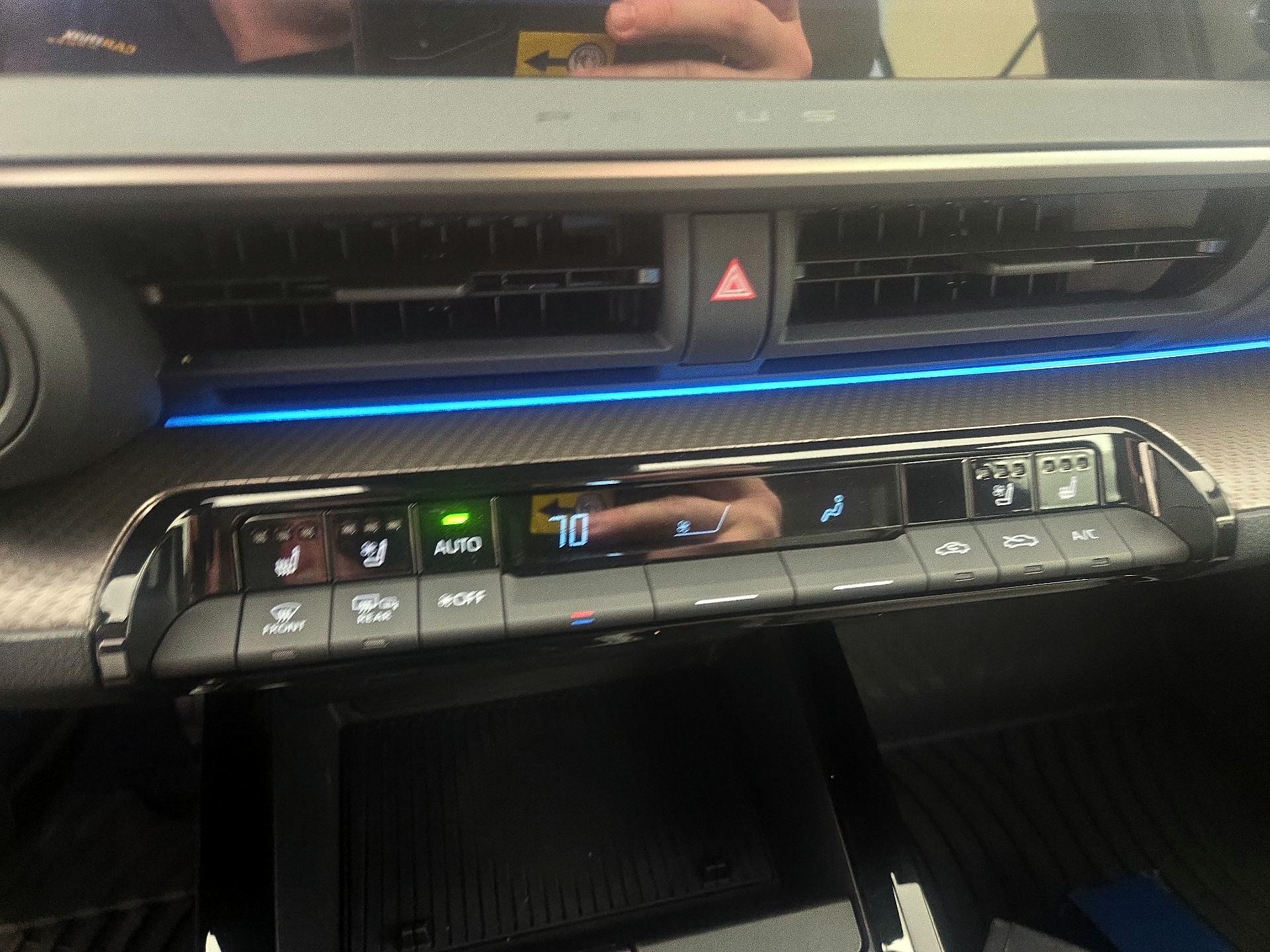 Thumbnail: 2024 Toyota Prius - 14