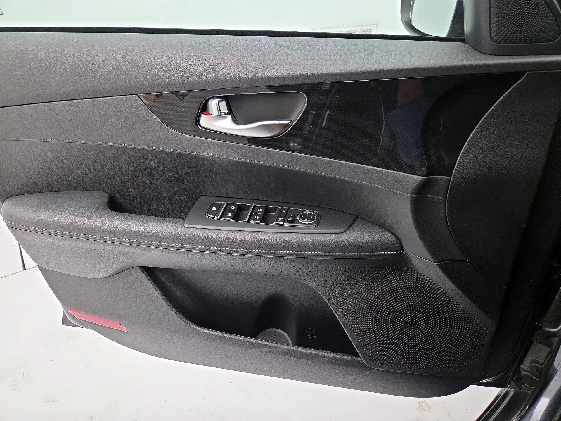 Thumbnail: 2023 Kia Forte - 12