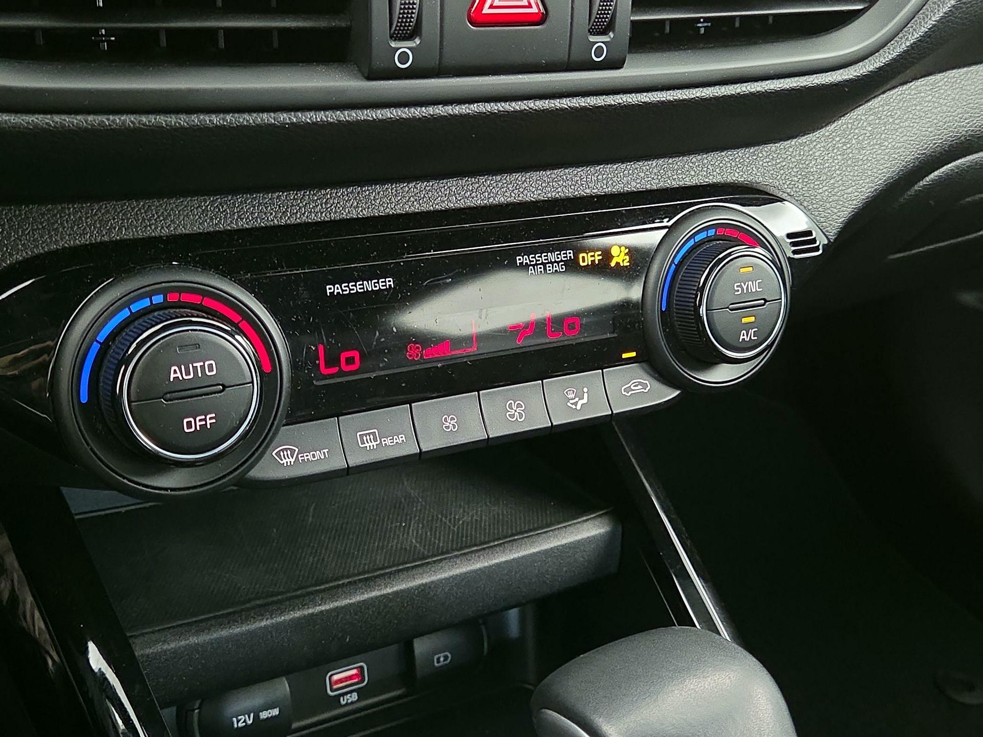 Thumbnail: 2023 Kia Forte - 17