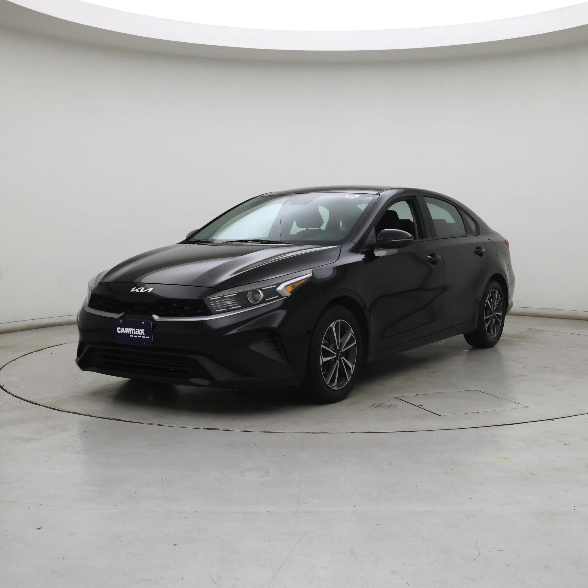Thumbnail: 2023 Kia Forte - 4