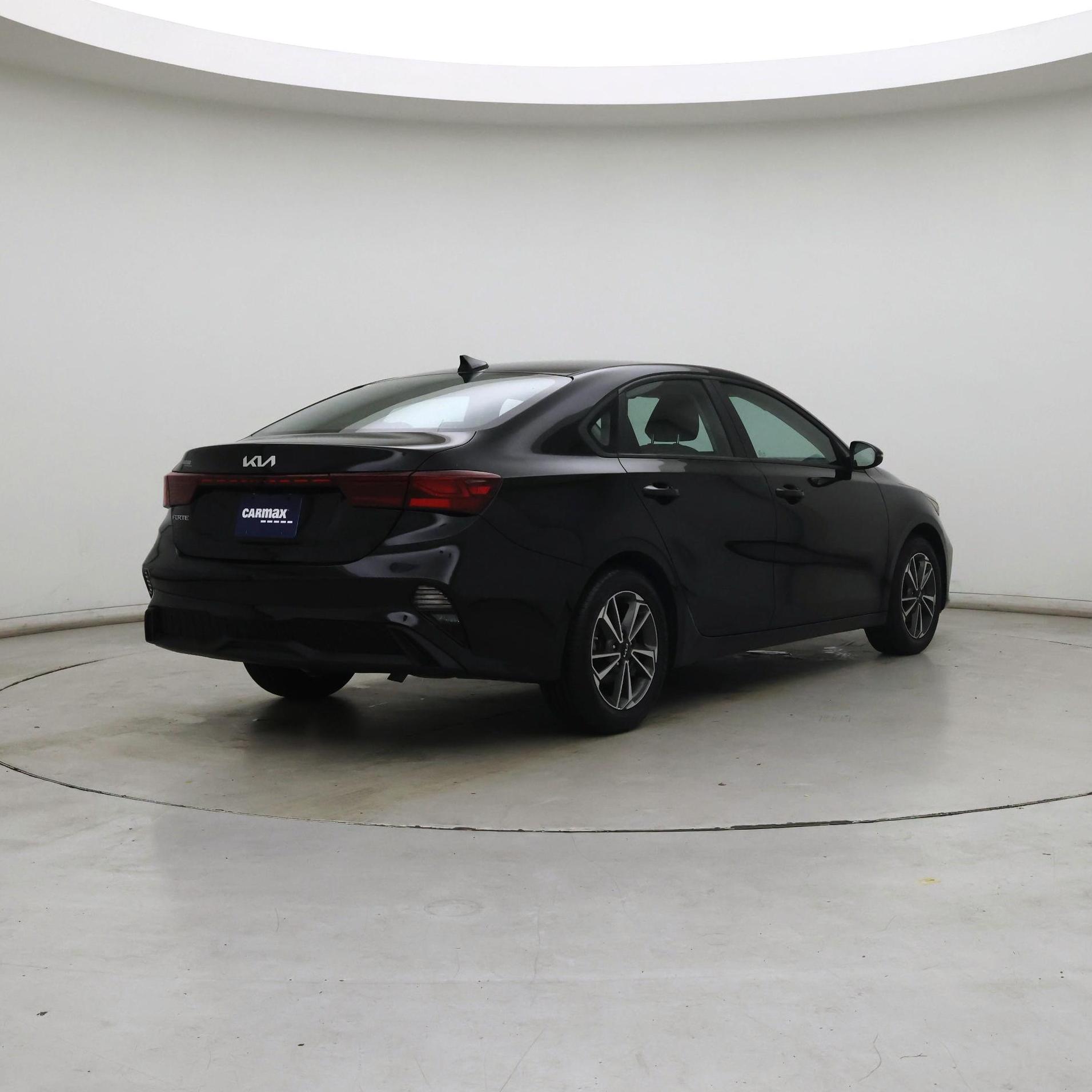 Thumbnail: 2023 Kia Forte - 8